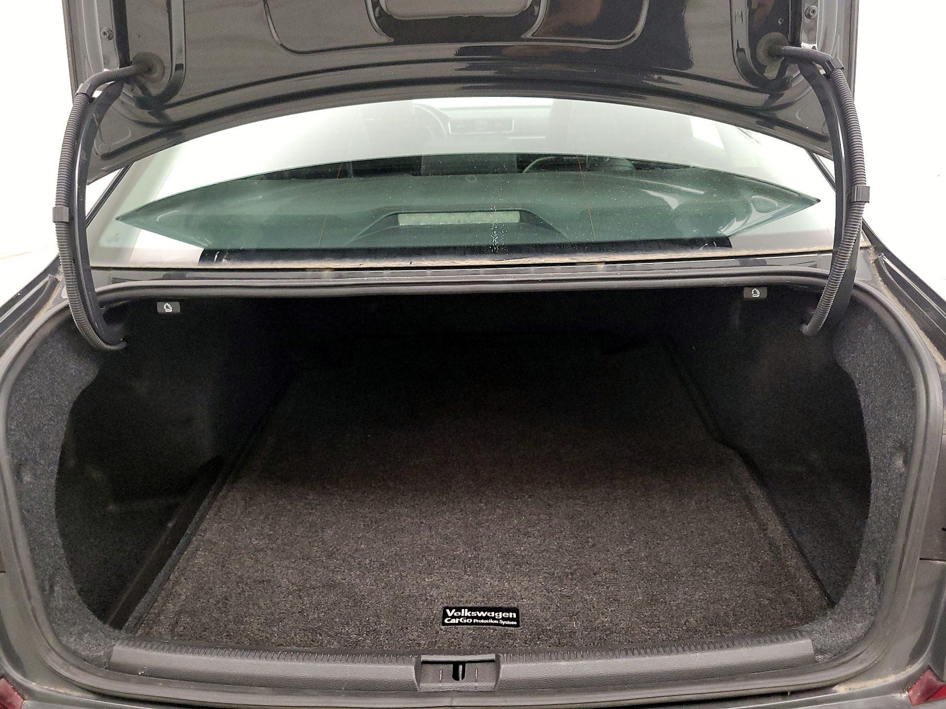 Thumbnail: 2018 Volkswagen Passat - 19
