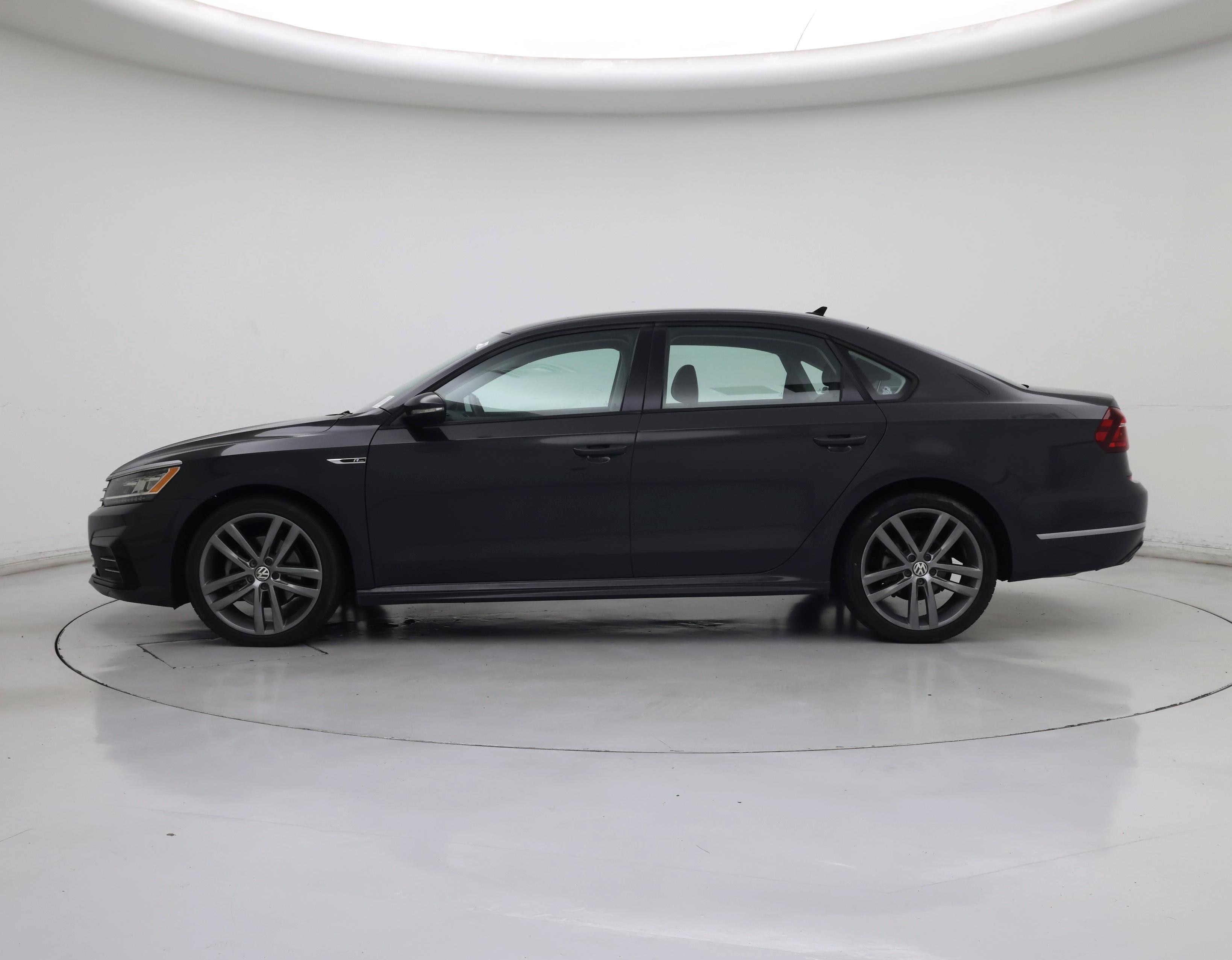 Thumbnail: 2018 Volkswagen Passat - 3