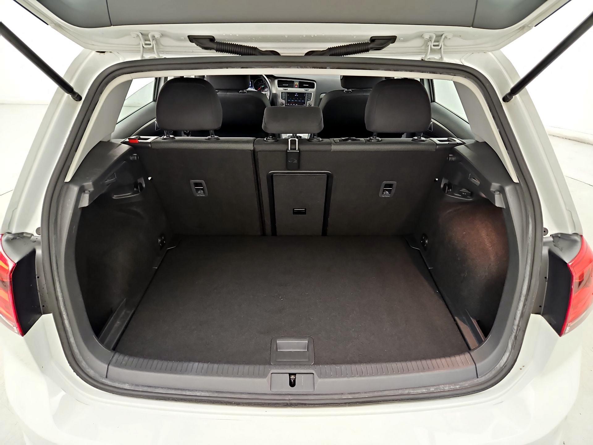 Thumbnail: 2016 Volkswagen Golf - 19