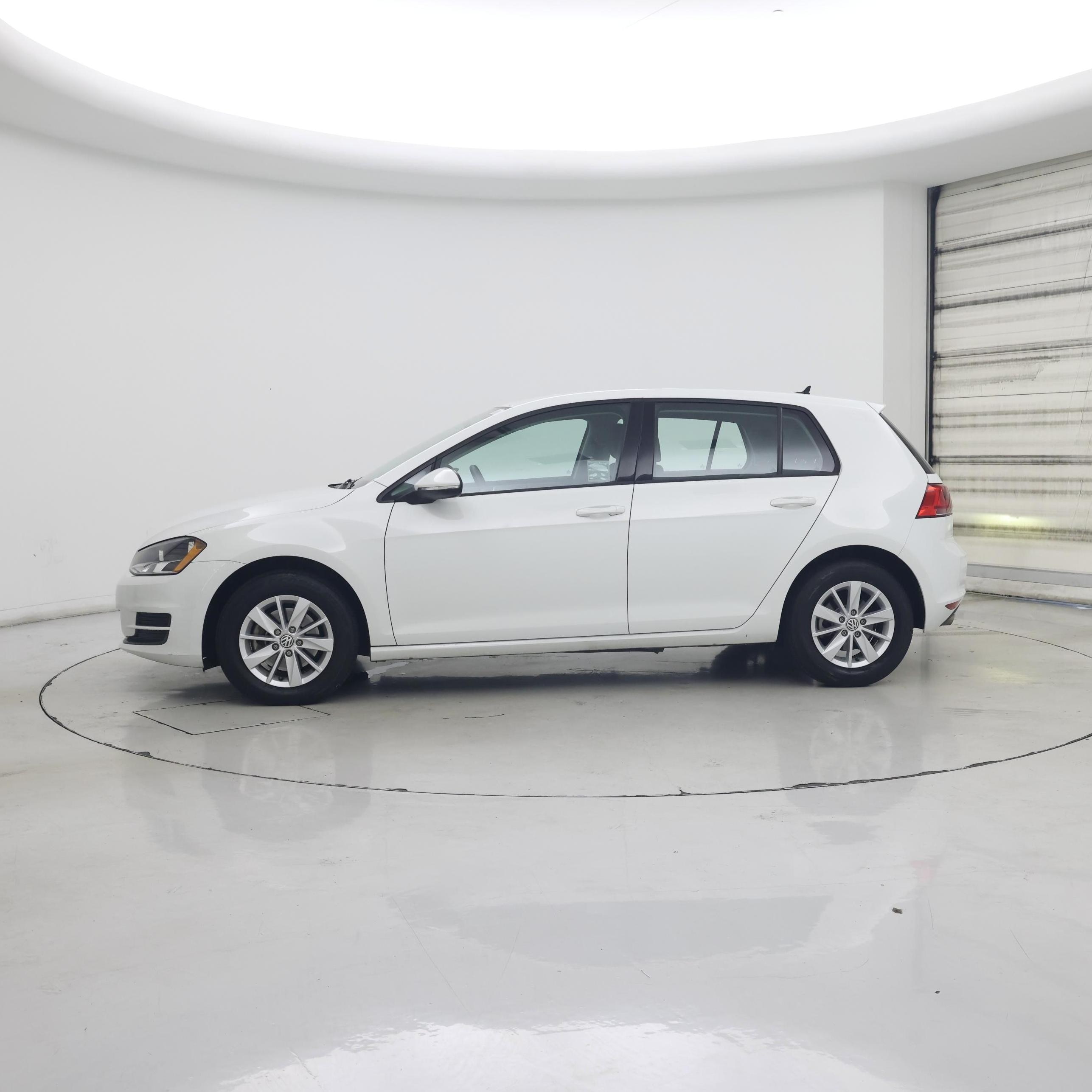 Thumbnail: 2016 Volkswagen Golf - 3