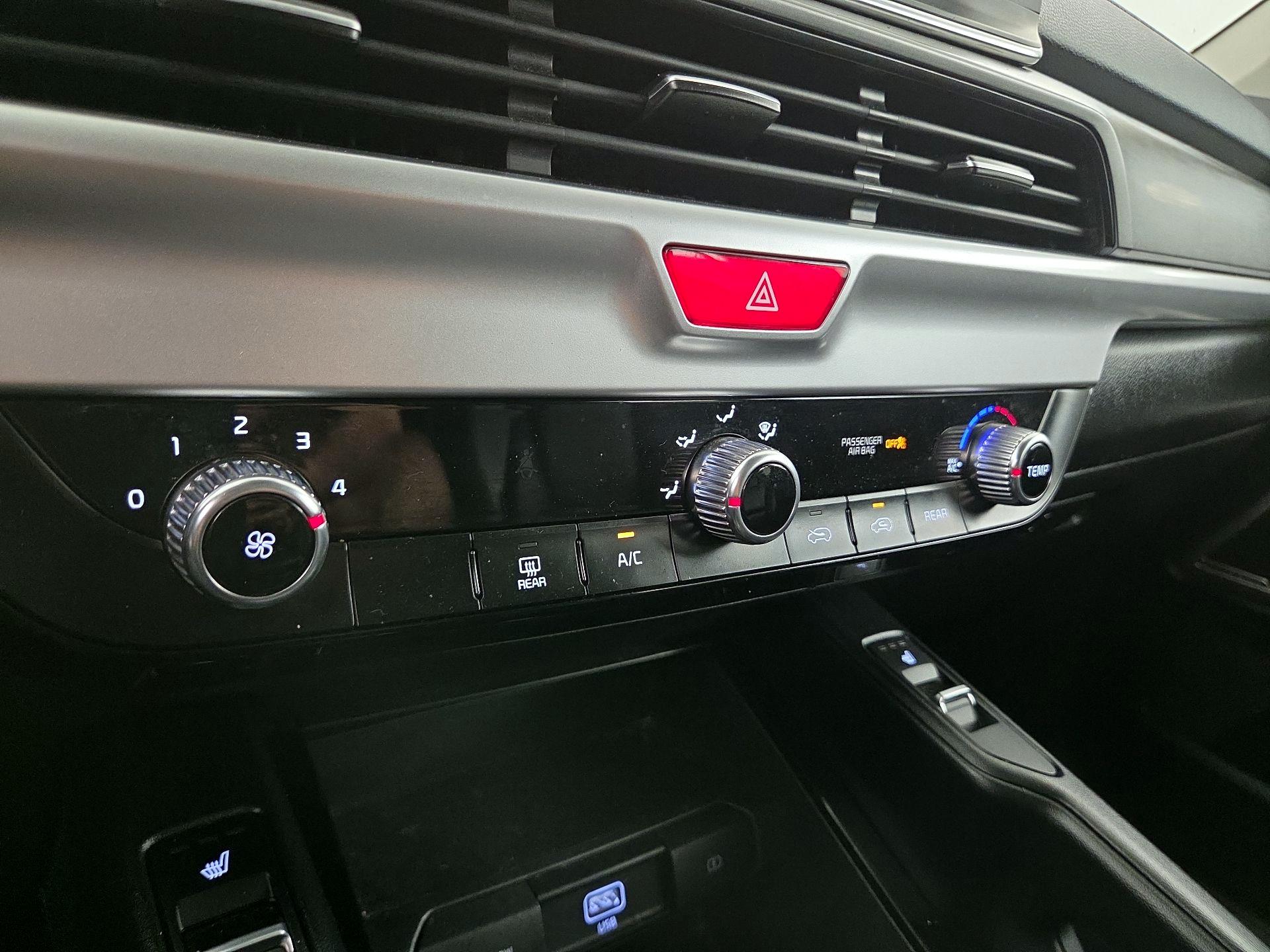 Thumbnail: 2021 Kia Telluride - 16