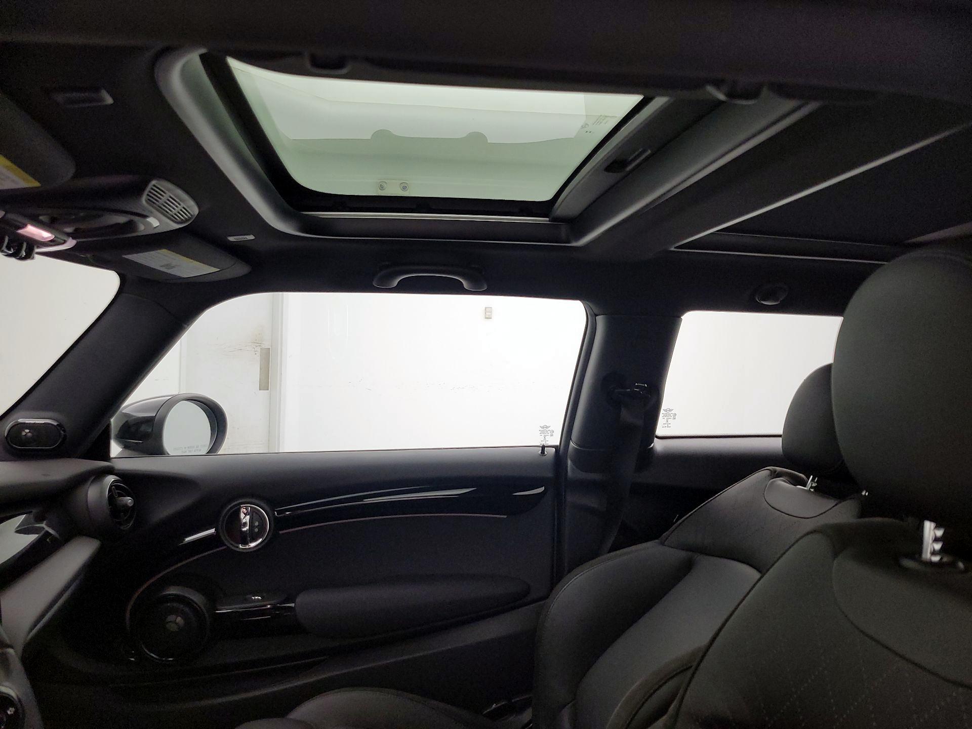 Thumbnail: 2023 MINI Cooper Hardtop - 17