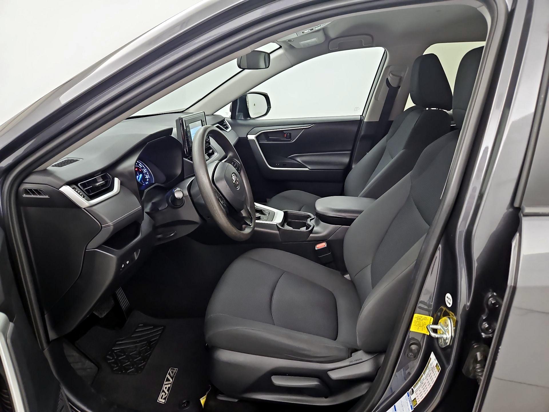 Thumbnail: 2019 Toyota RAV4 - 11