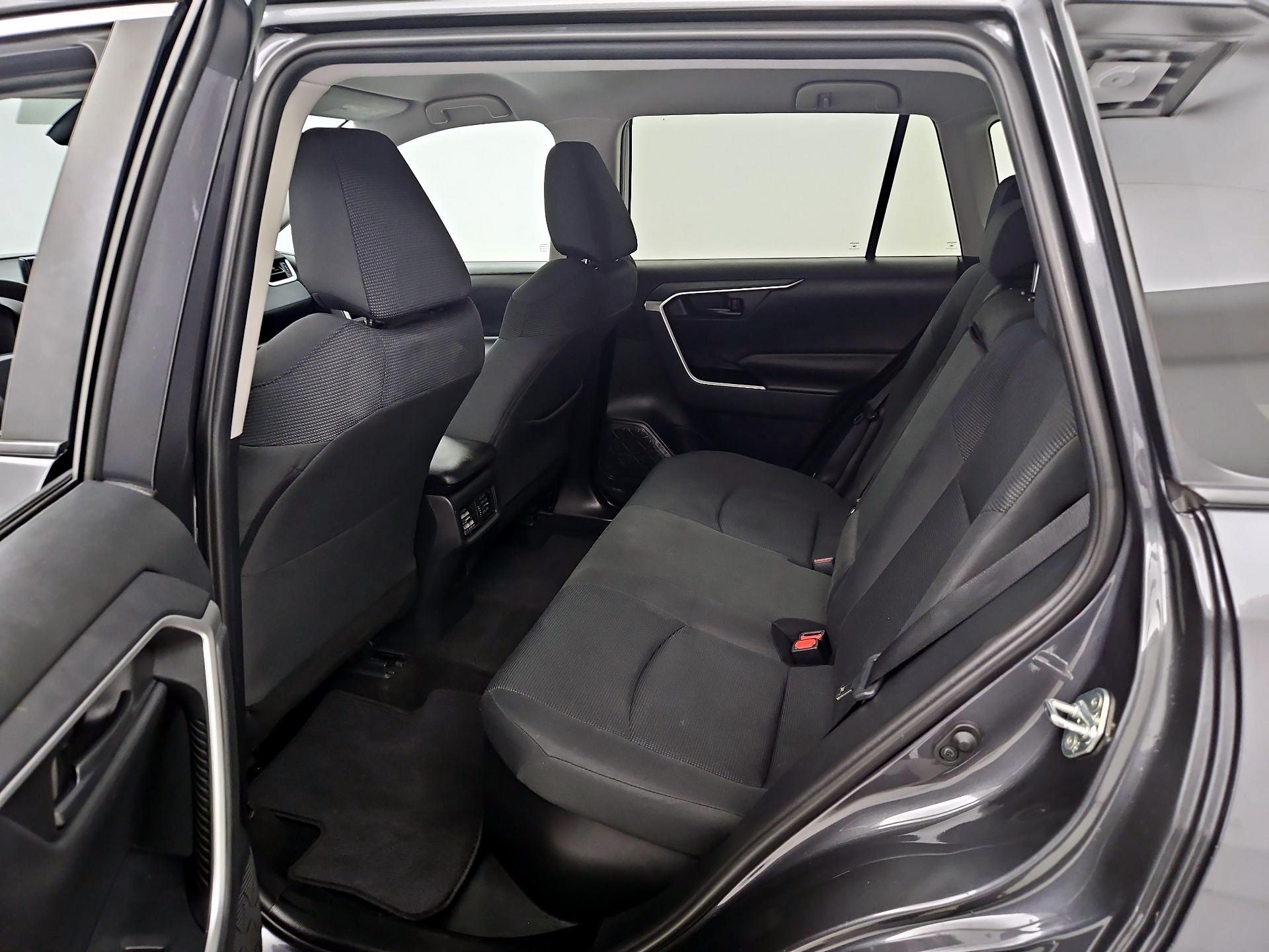 Thumbnail: 2019 Toyota RAV4 - 19