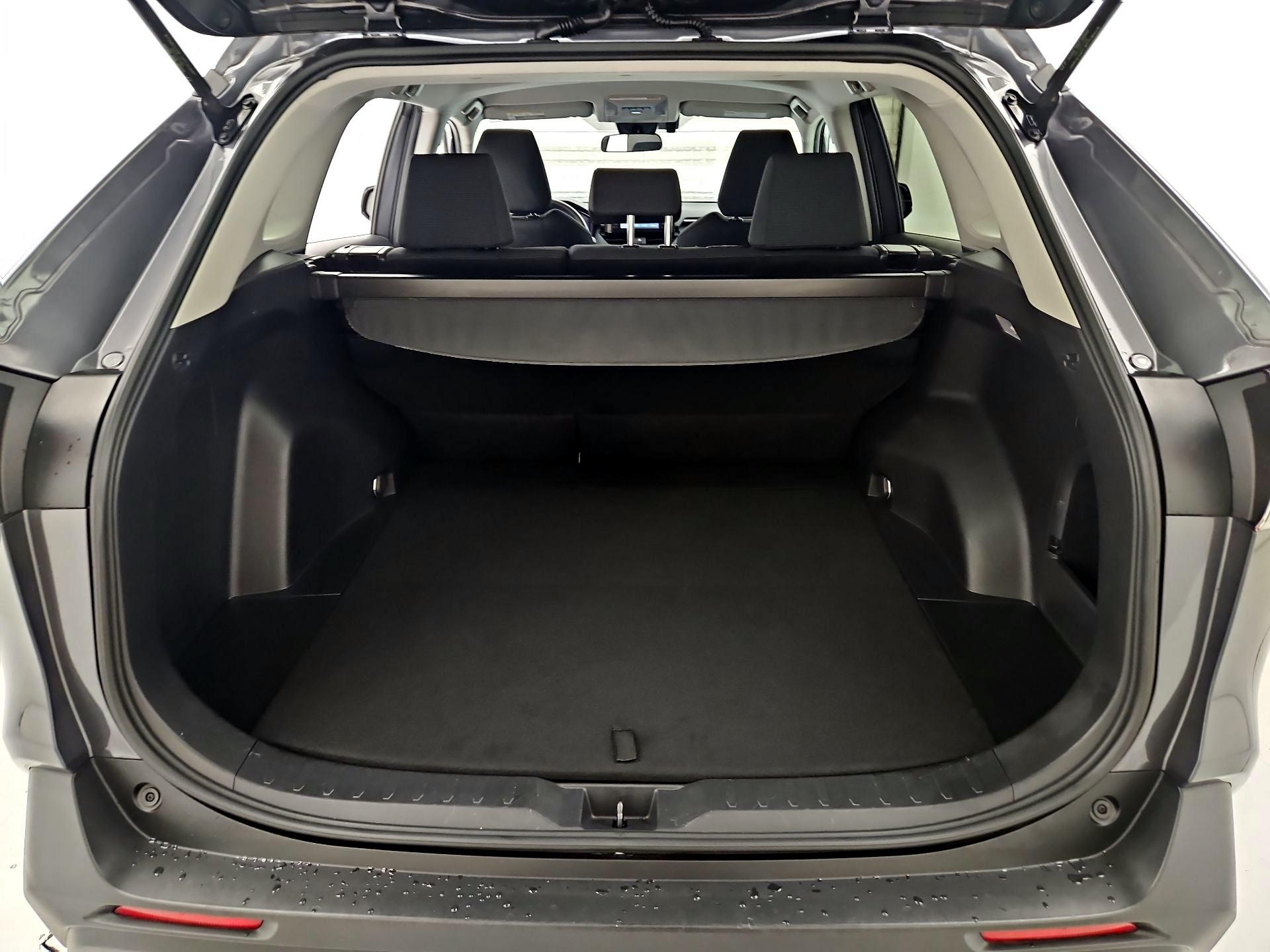 Thumbnail: 2019 Toyota RAV4 - 20