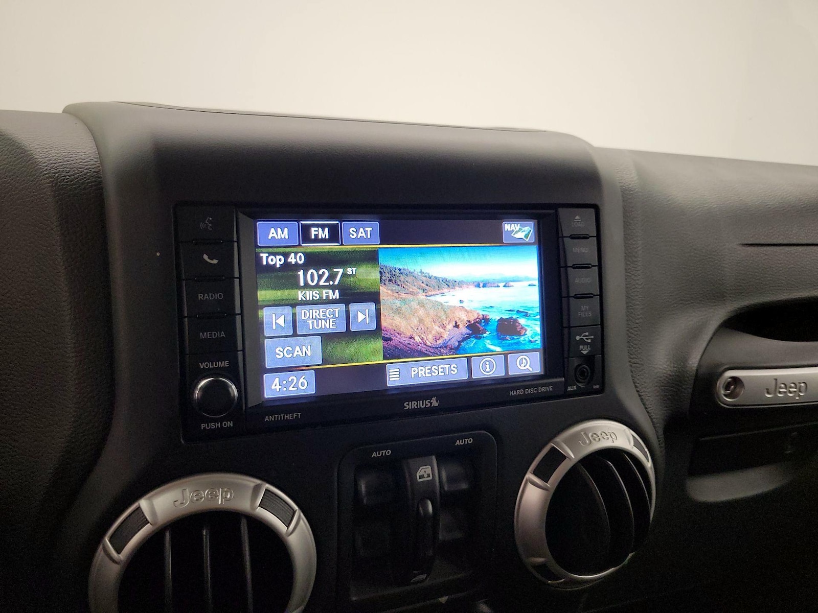 2017 Jeep Wrangler Unlimited Sahara - Photo 14
