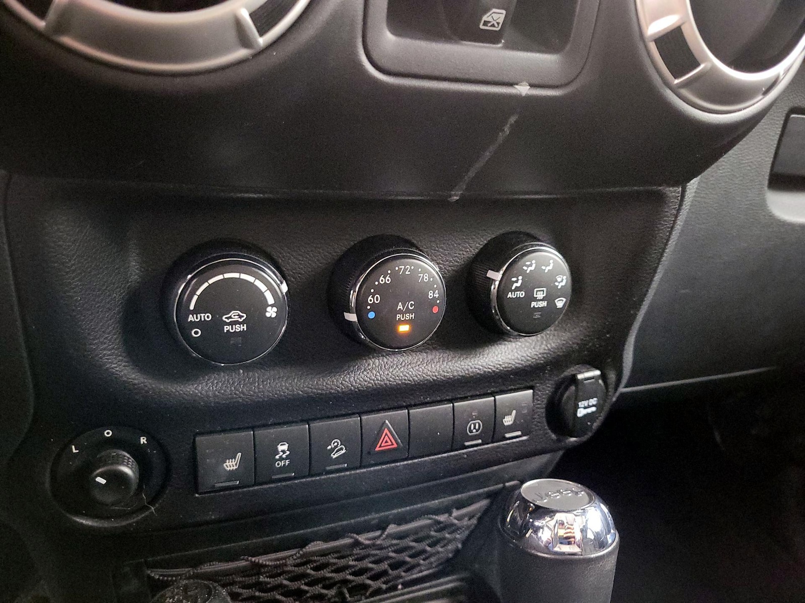 2017 Jeep Wrangler Unlimited Sahara - Photo 15