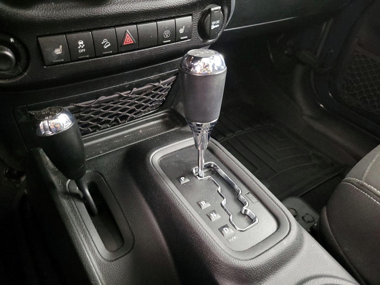 2017 Jeep Wrangler Unlimited Sahara - Photo 16