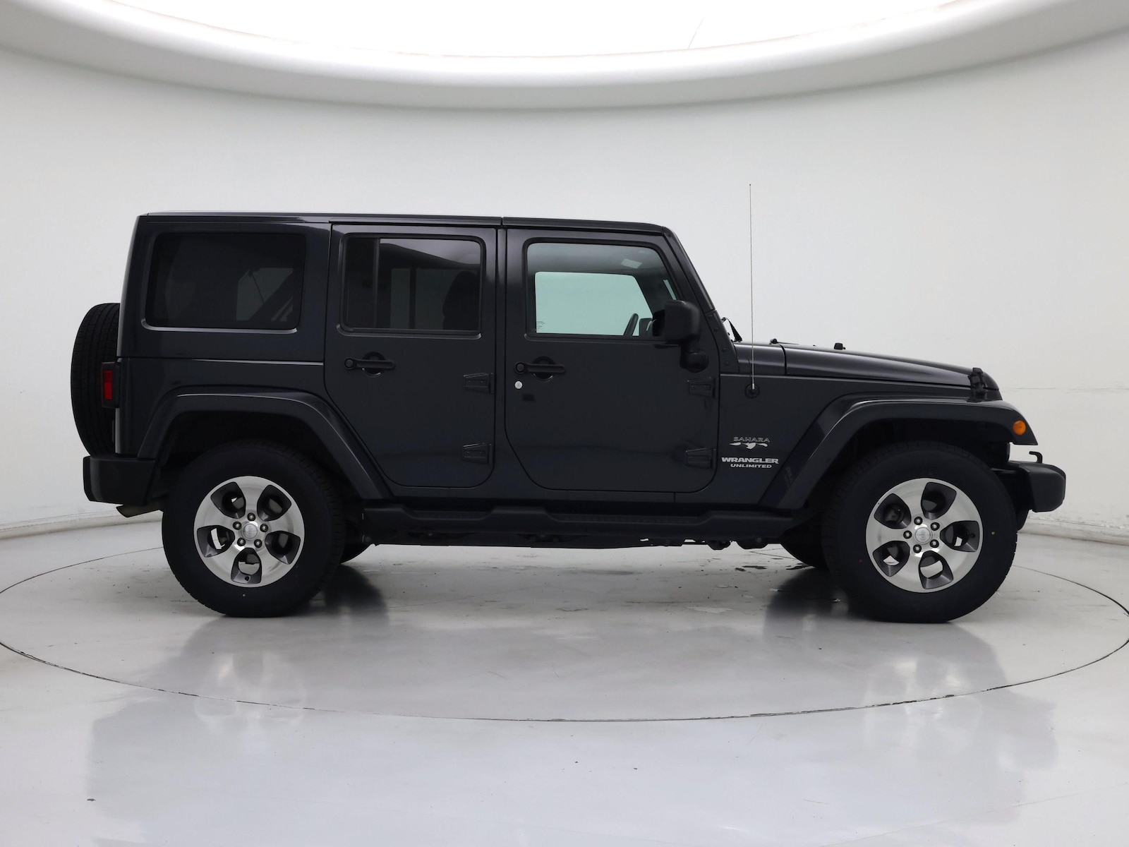 2017 Jeep Wrangler Unlimited Sahara - Photo 8
