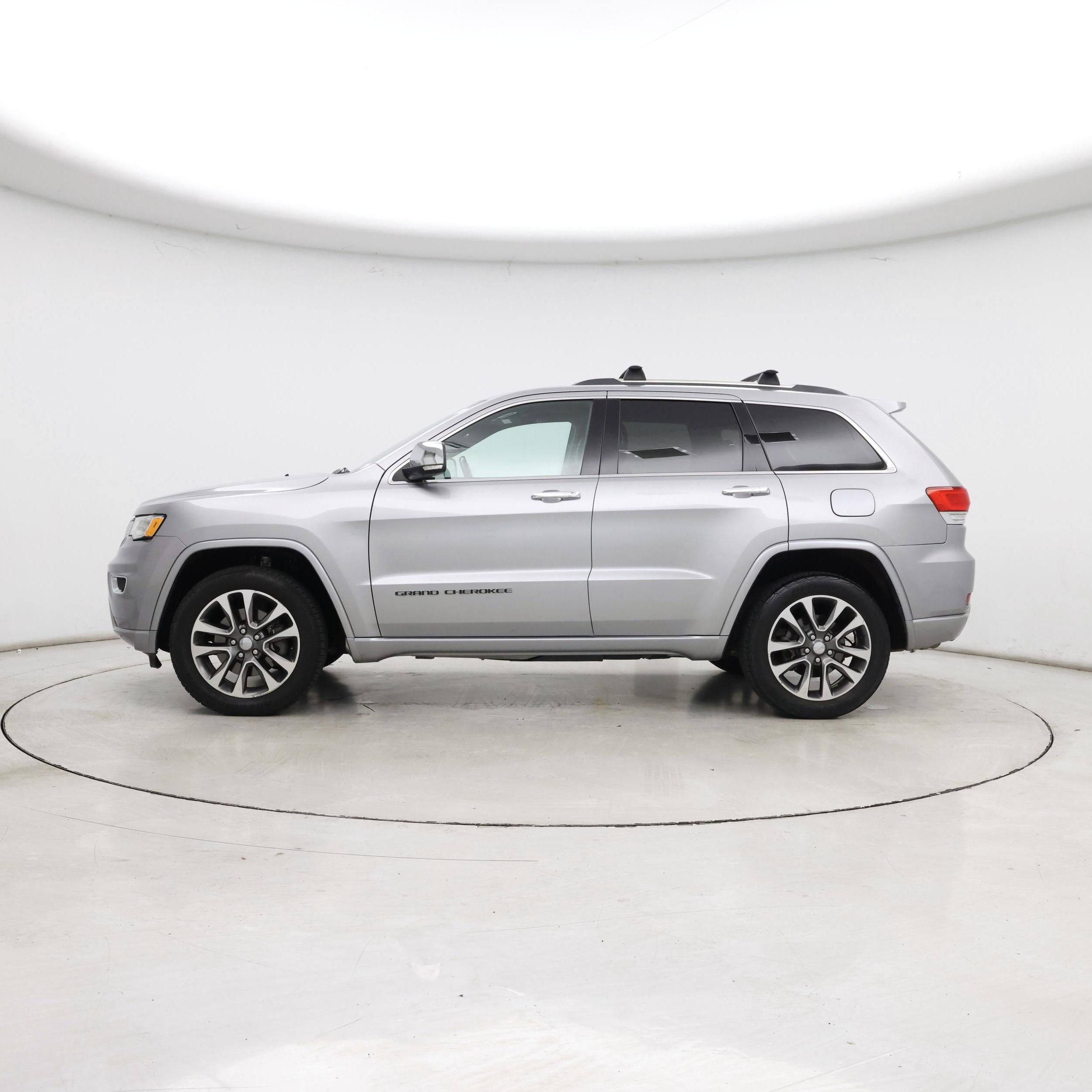 Thumbnail: 2017 Jeep Grand Cherokee - 3