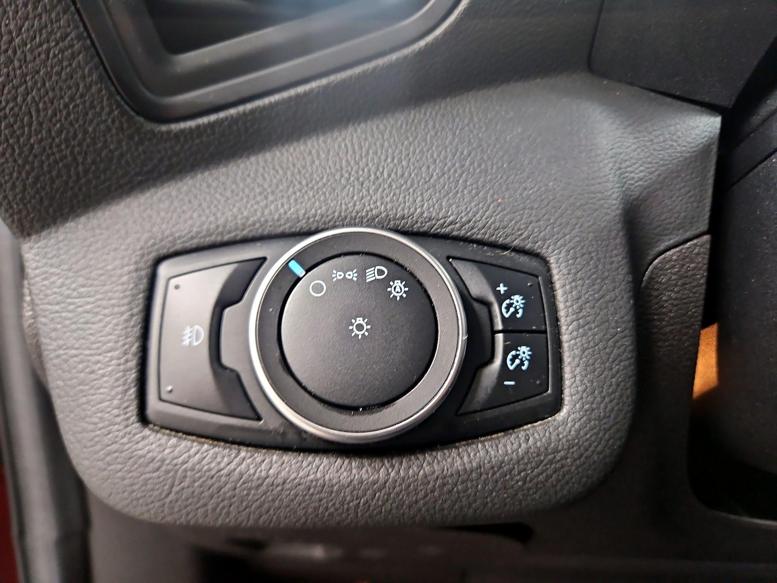 2015 Ford Escape SE - Photo 14