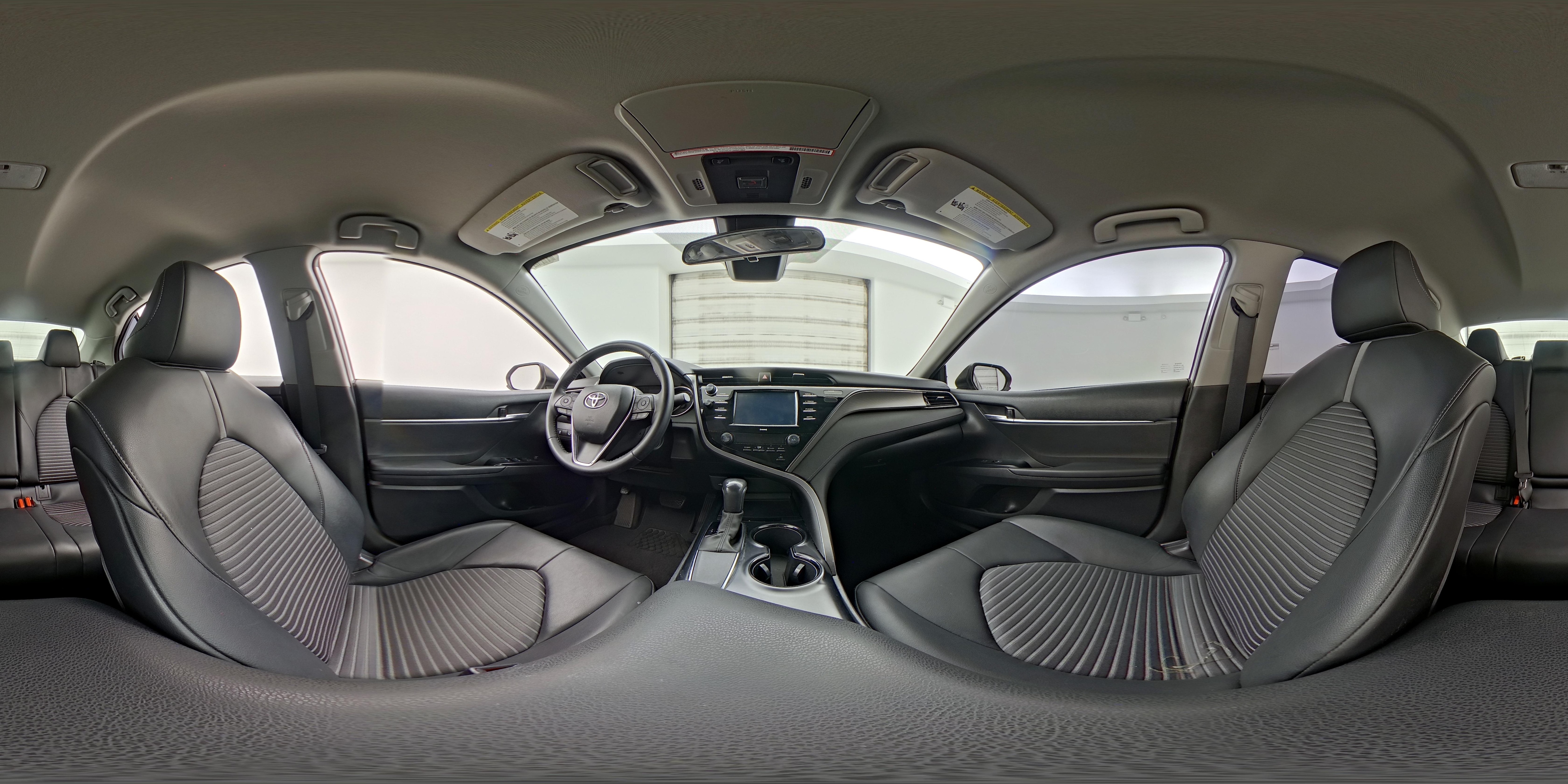 2020 Toyota Camry SE - Photo 24