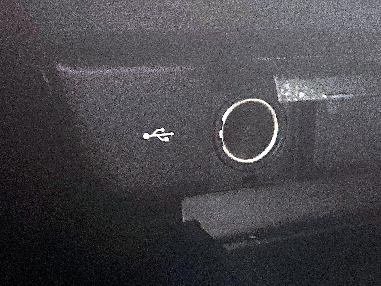2020 Toyota Camry SE - Photo 19
