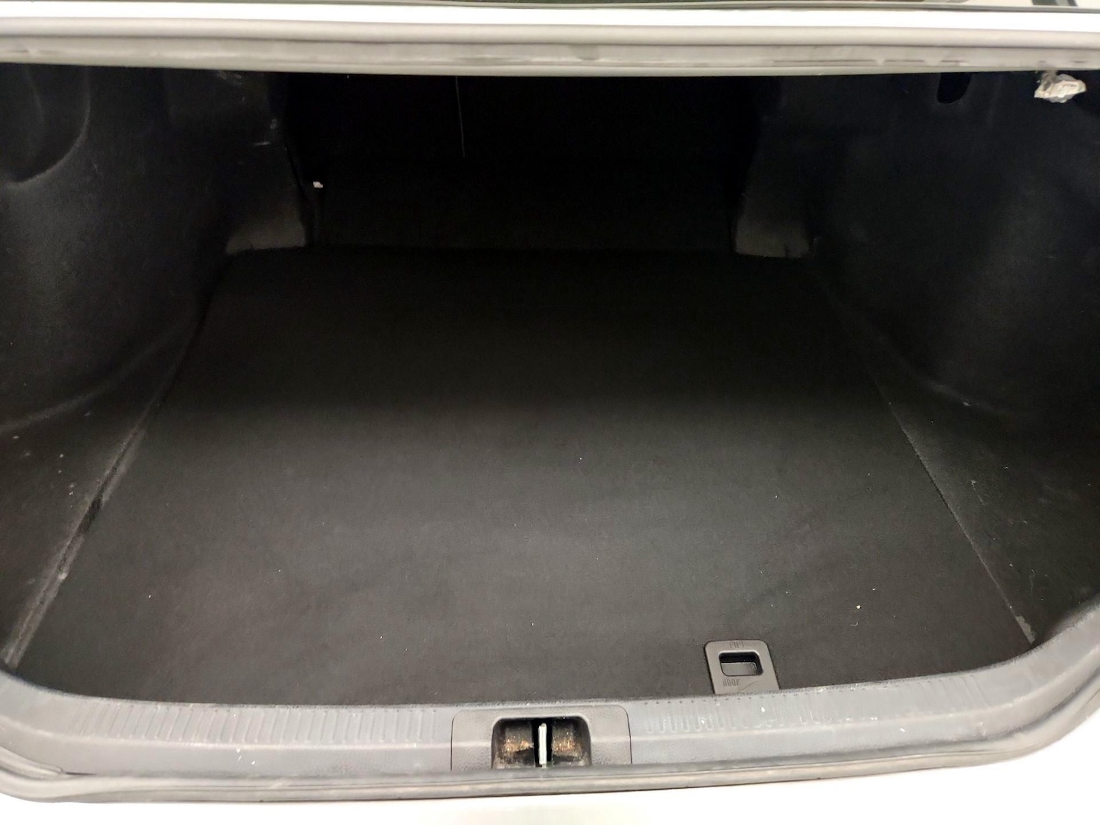 2020 Toyota Camry SE - Photo 21