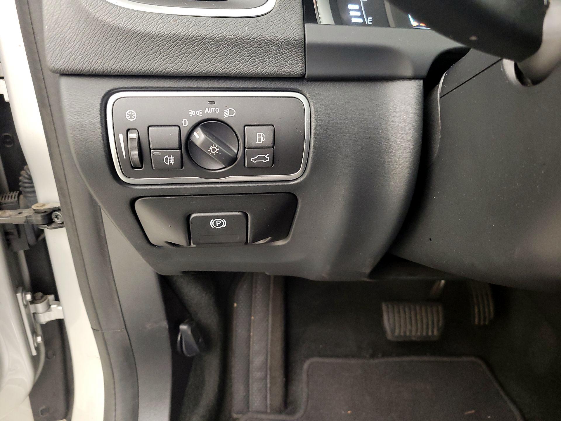 Thumbnail: 2018 Volvo S60 - 13
