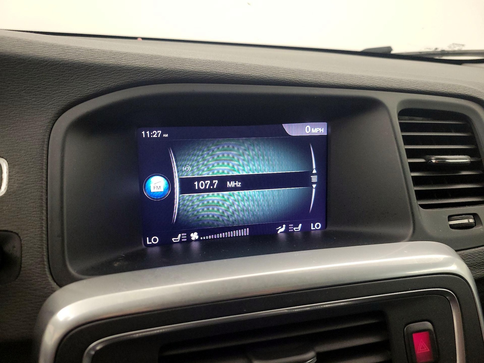 2018 Volvo V60 Base - Photo 17