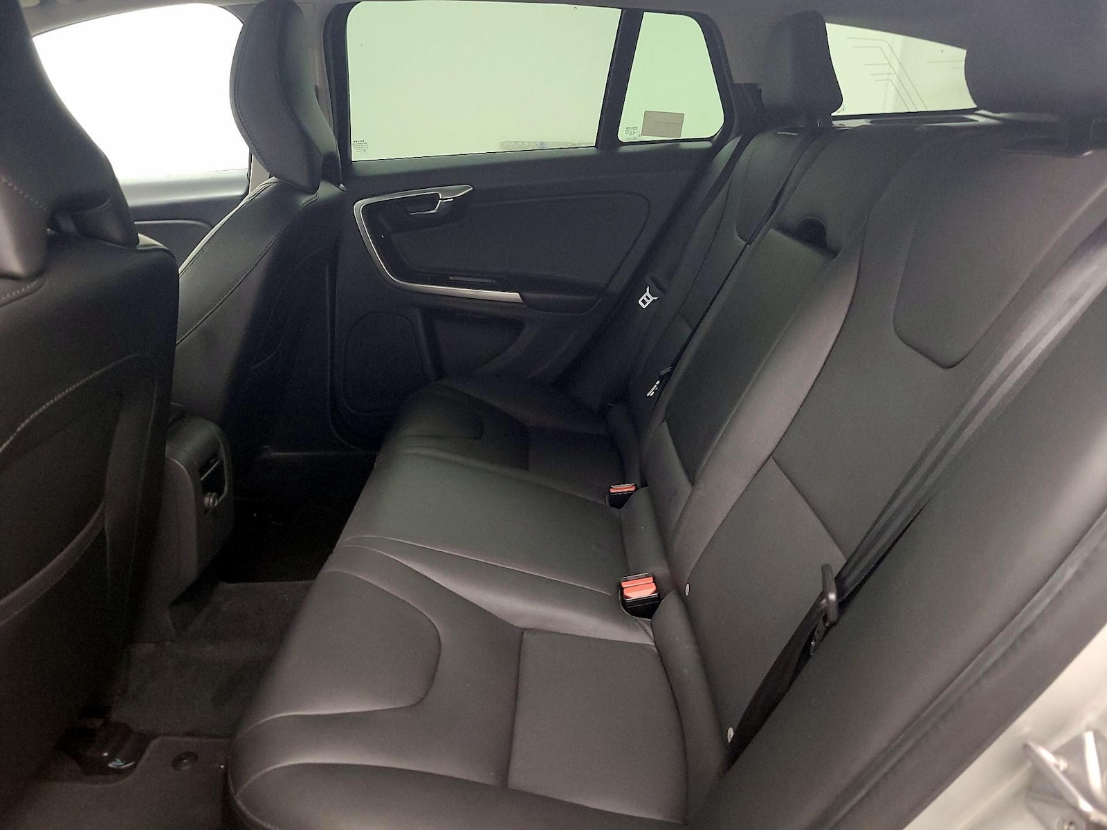 2018 Volvo V60 Base - Photo 21