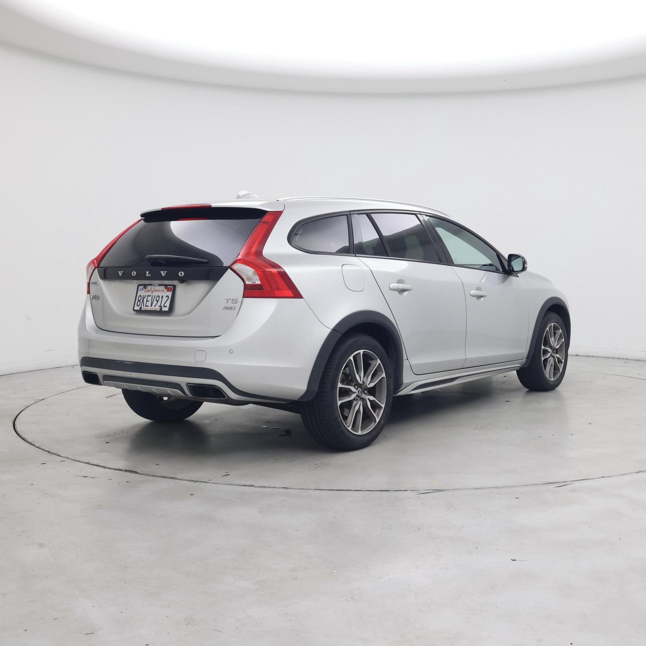 Thumbnail: 2018 Volvo S60 - 8
