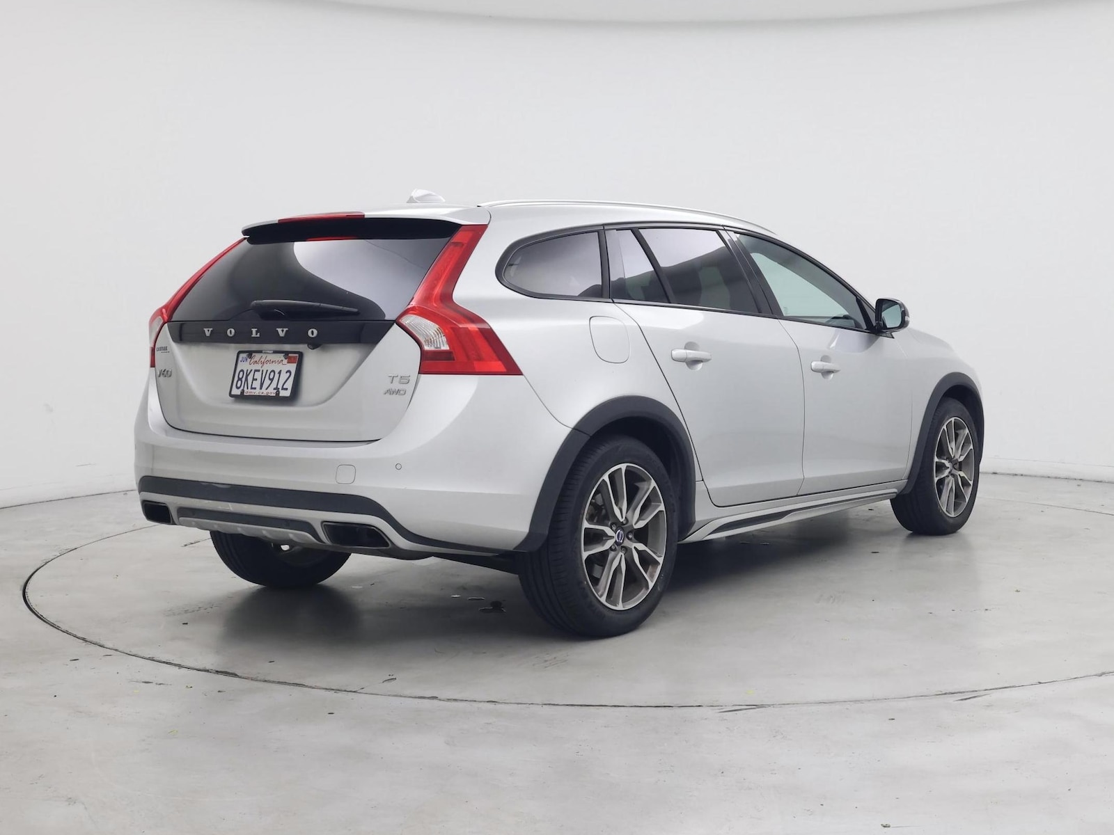 2018 Volvo V60 Base - Photo 9