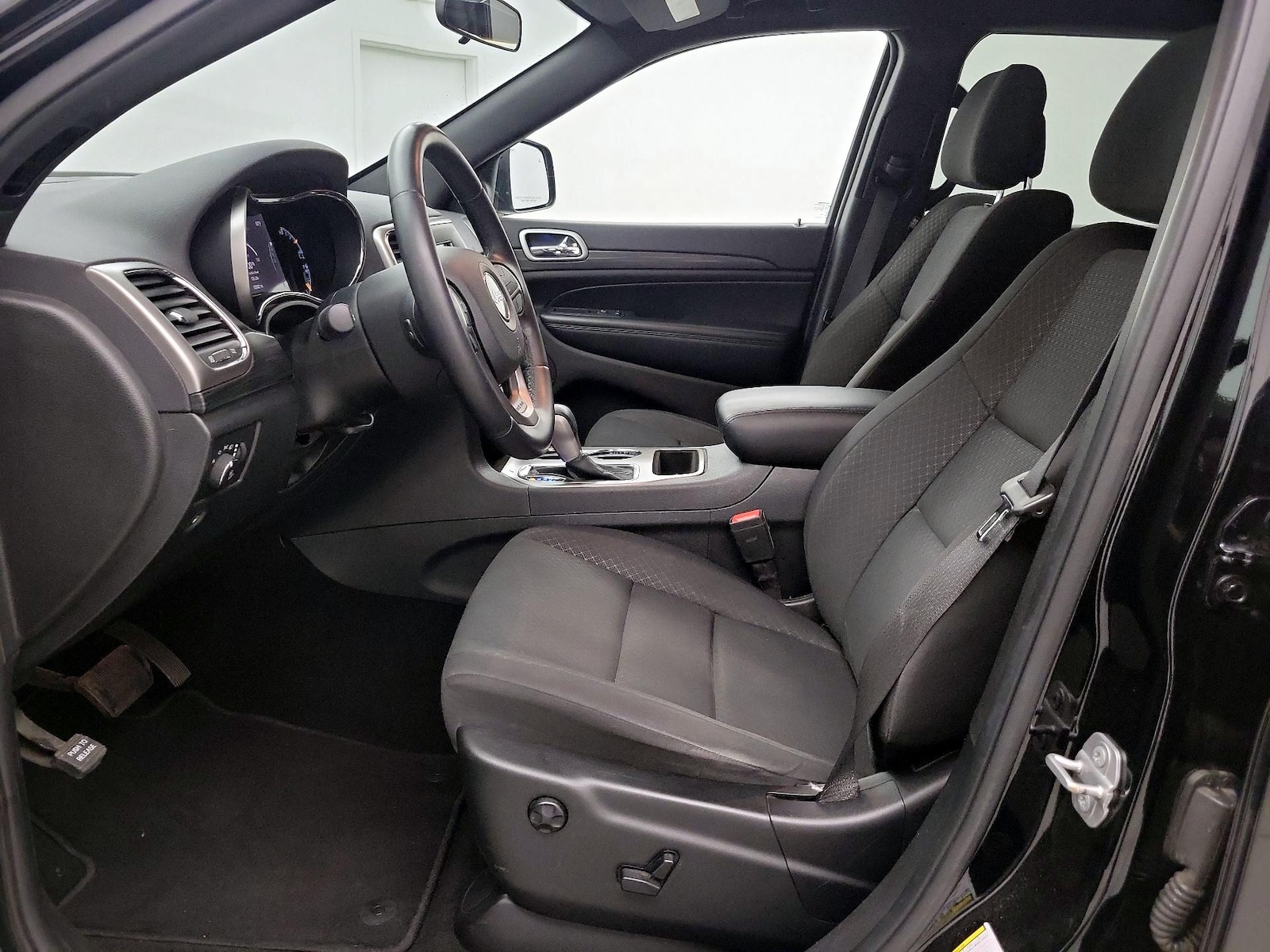 2019 Jeep Grand Cherokee Laredo E - Photo 12