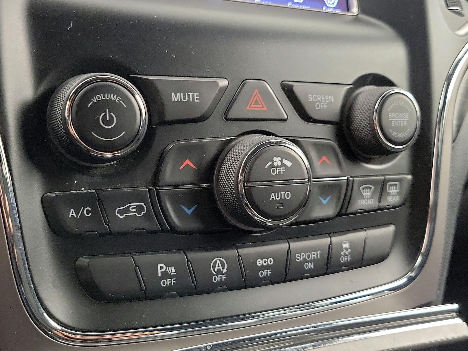 2019 Jeep Grand Cherokee Laredo E - Photo 17
