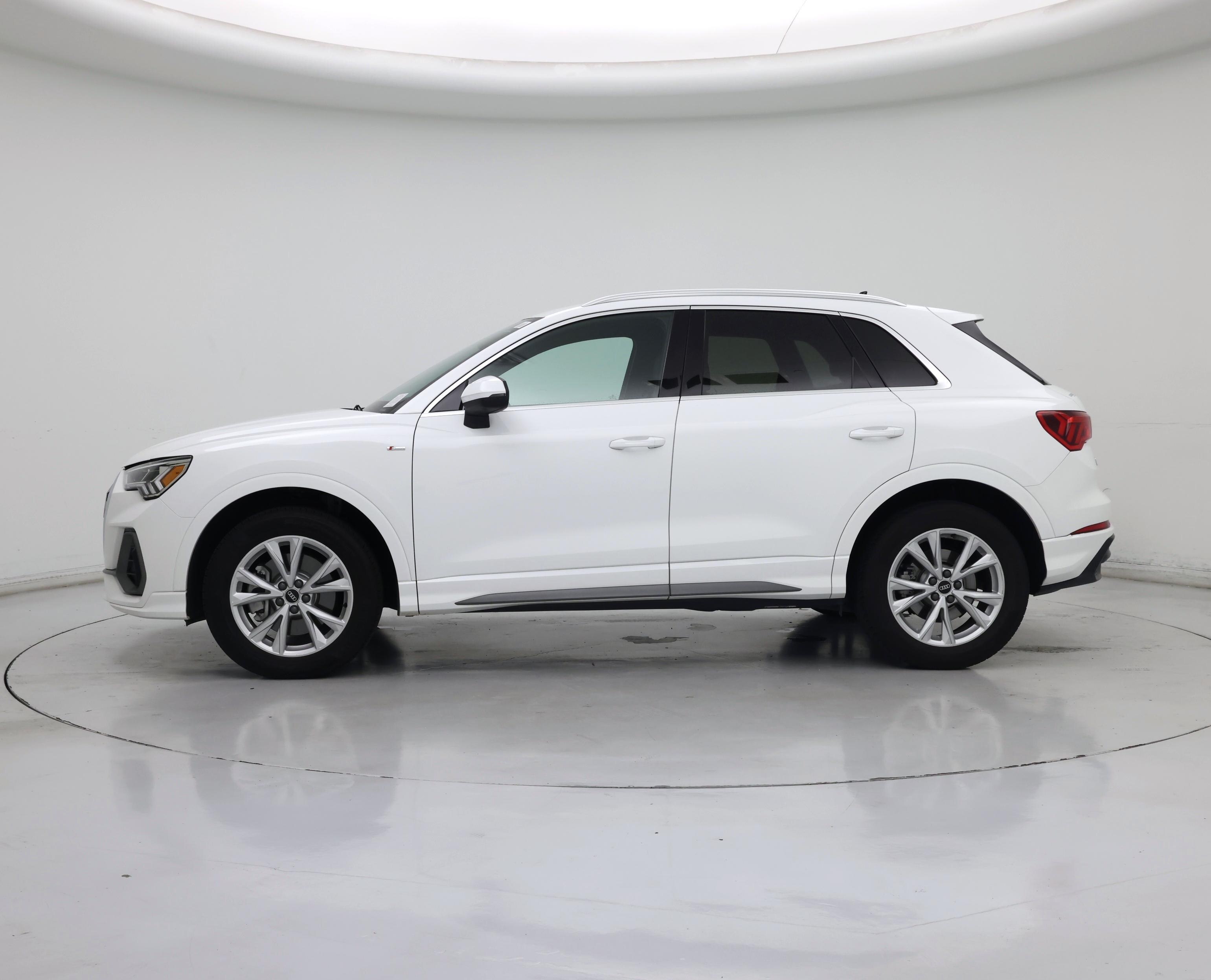 Thumbnail: 2022 Audi Q3 - 3