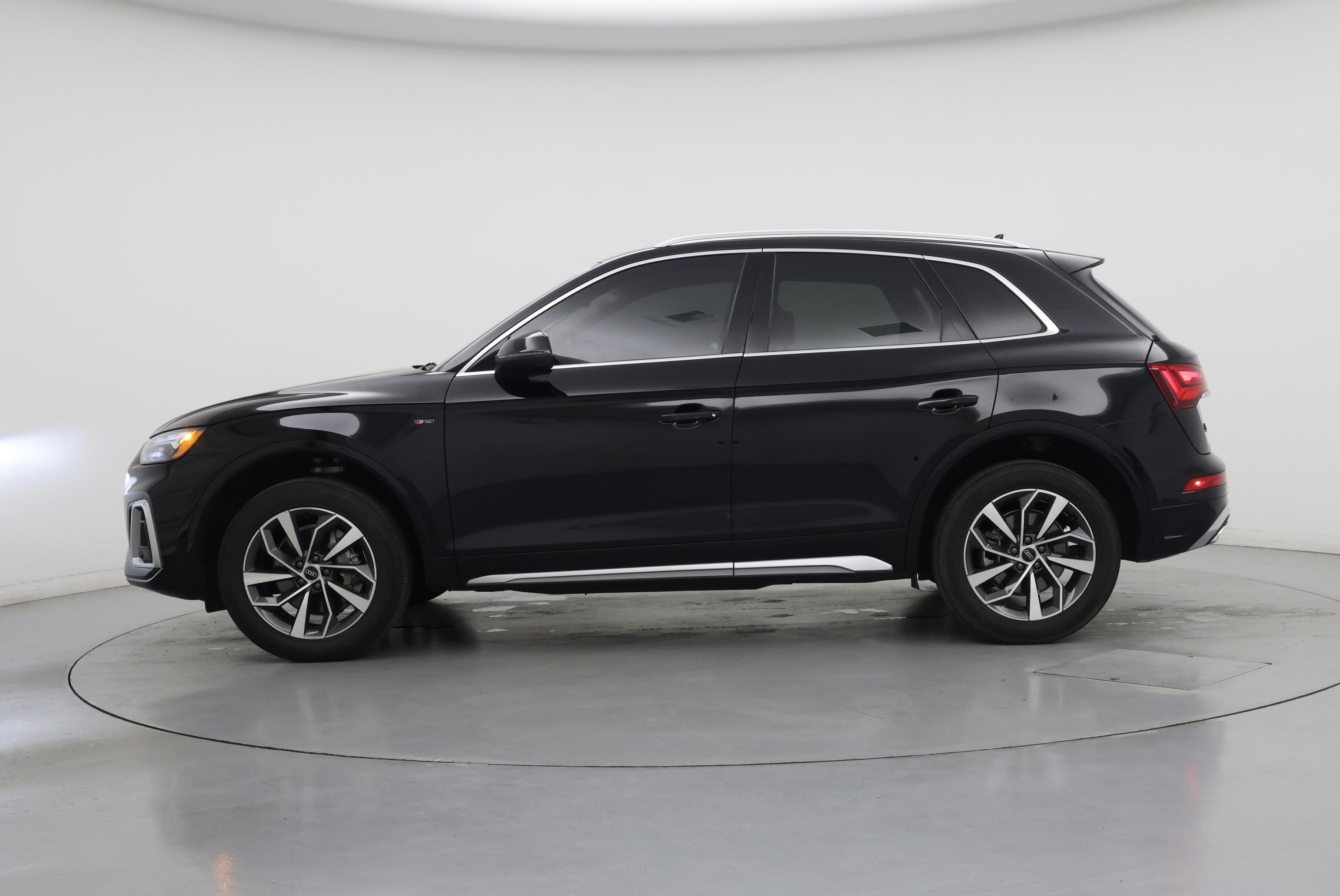 Thumbnail: 2023 Audi Q5 - 3