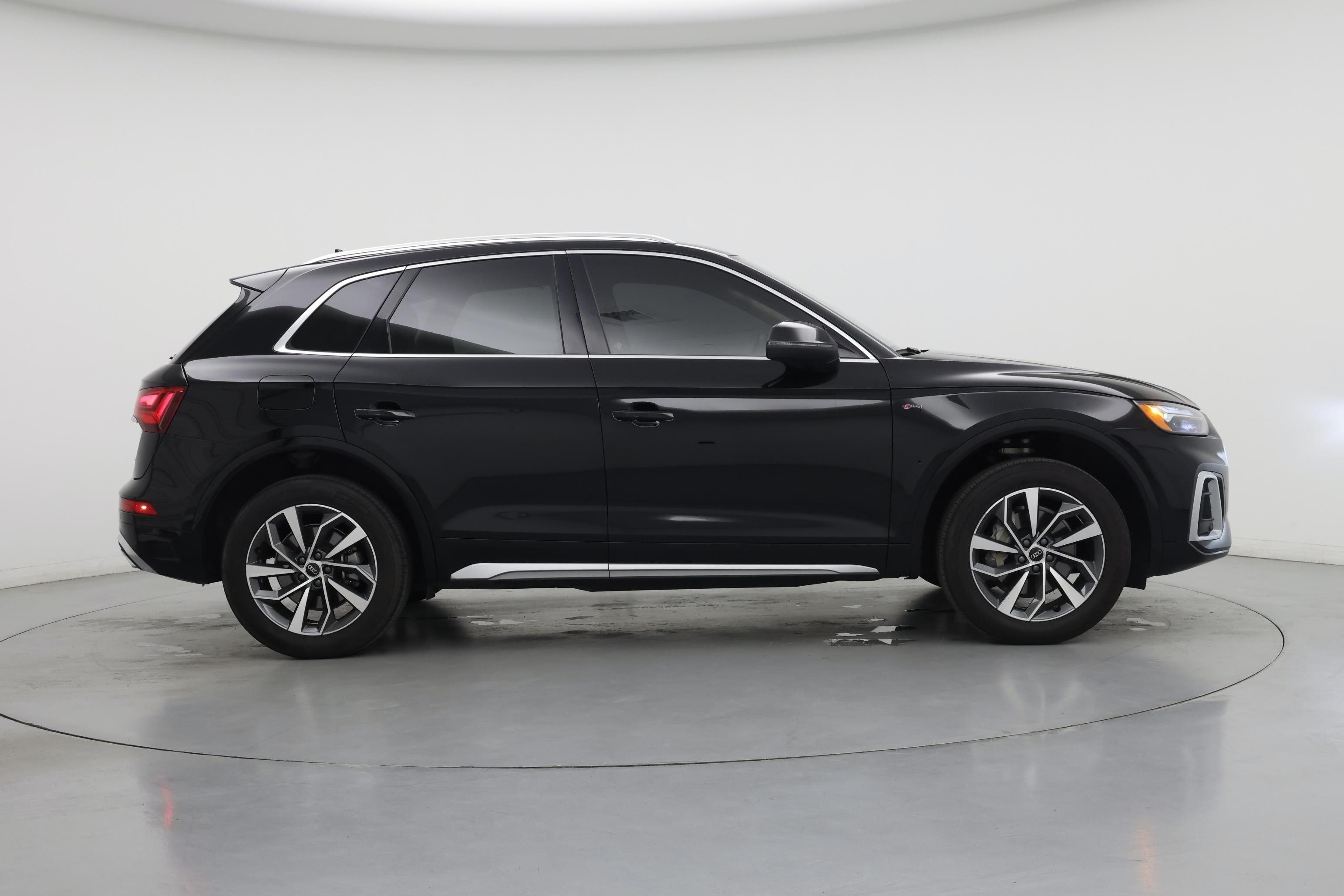 Thumbnail: 2023 Audi Q5 - 7