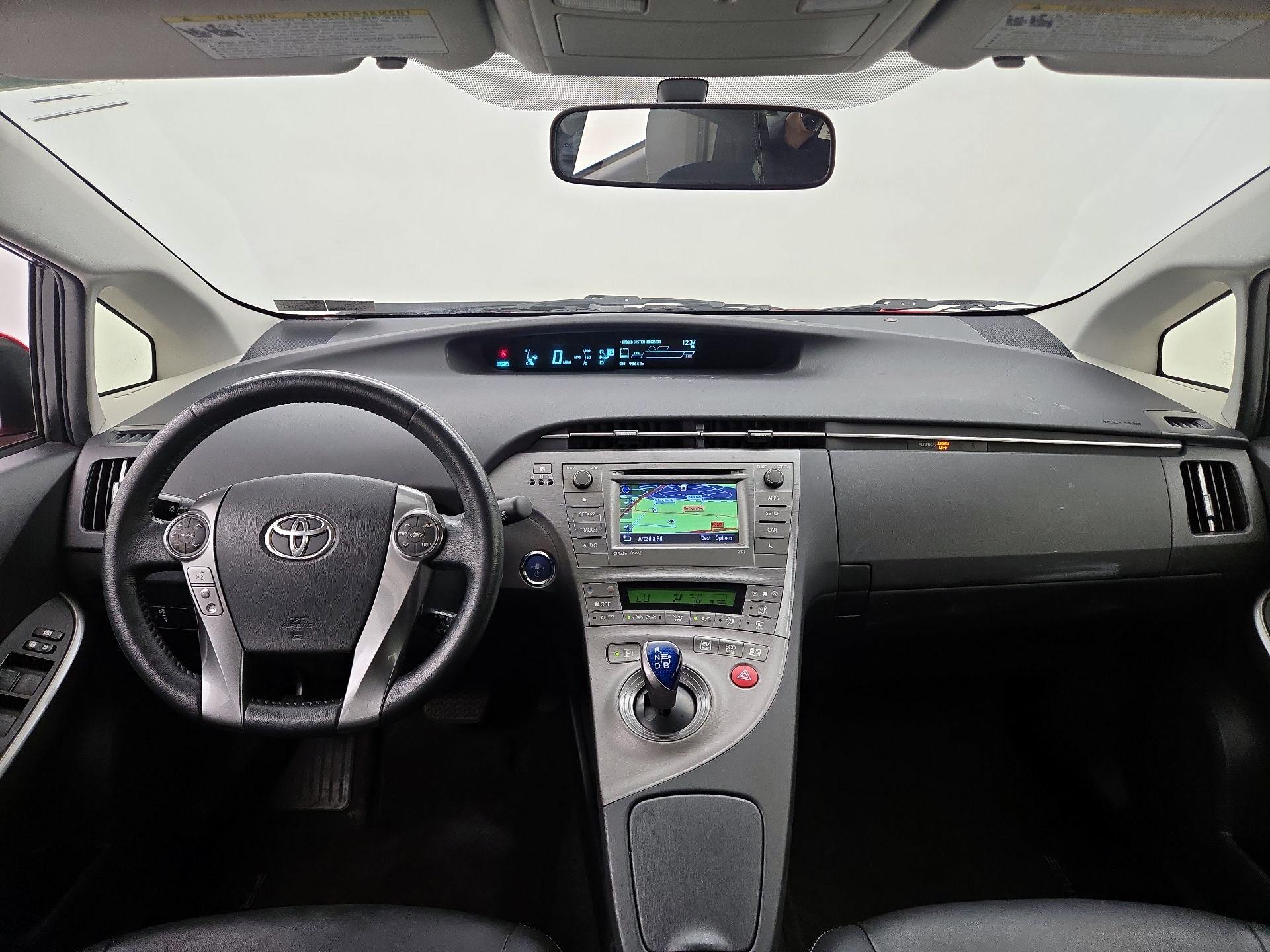 Thumbnail: 2015 Toyota Prius - 9
