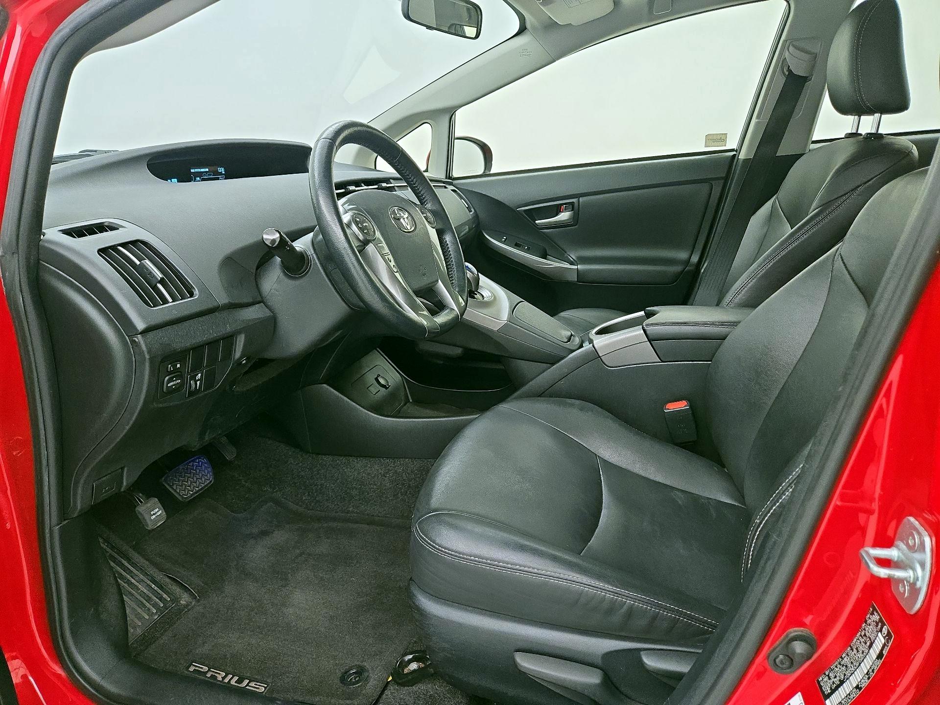 Thumbnail: 2015 Toyota Prius - 11
