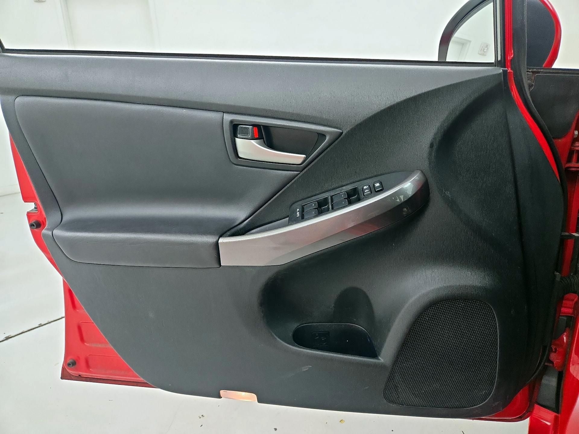 Thumbnail: 2015 Toyota Prius - 12