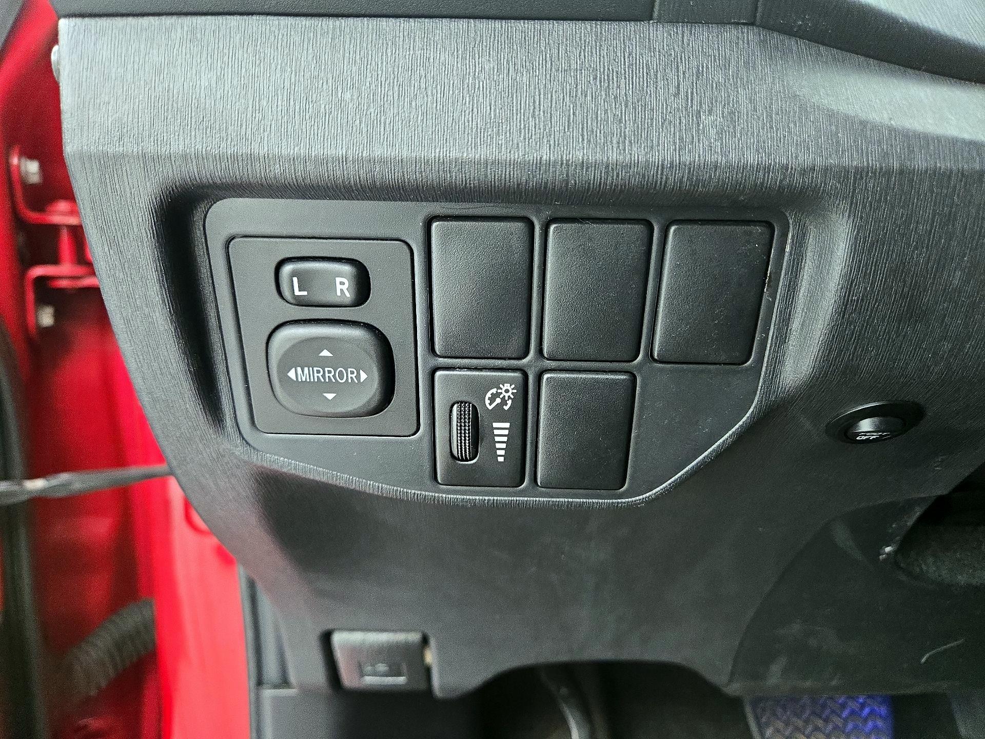 Thumbnail: 2015 Toyota Prius - 13