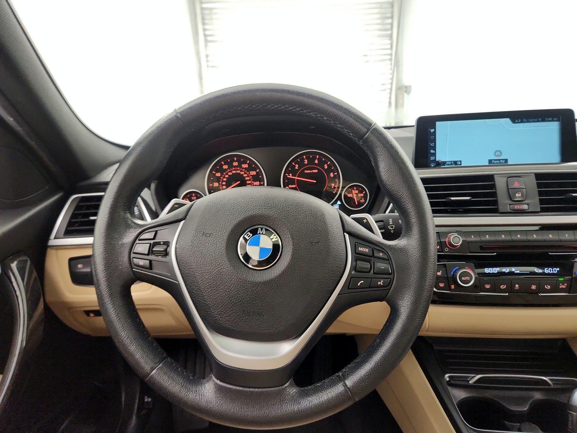Thumbnail: 2017 BMW 3 Series - 10