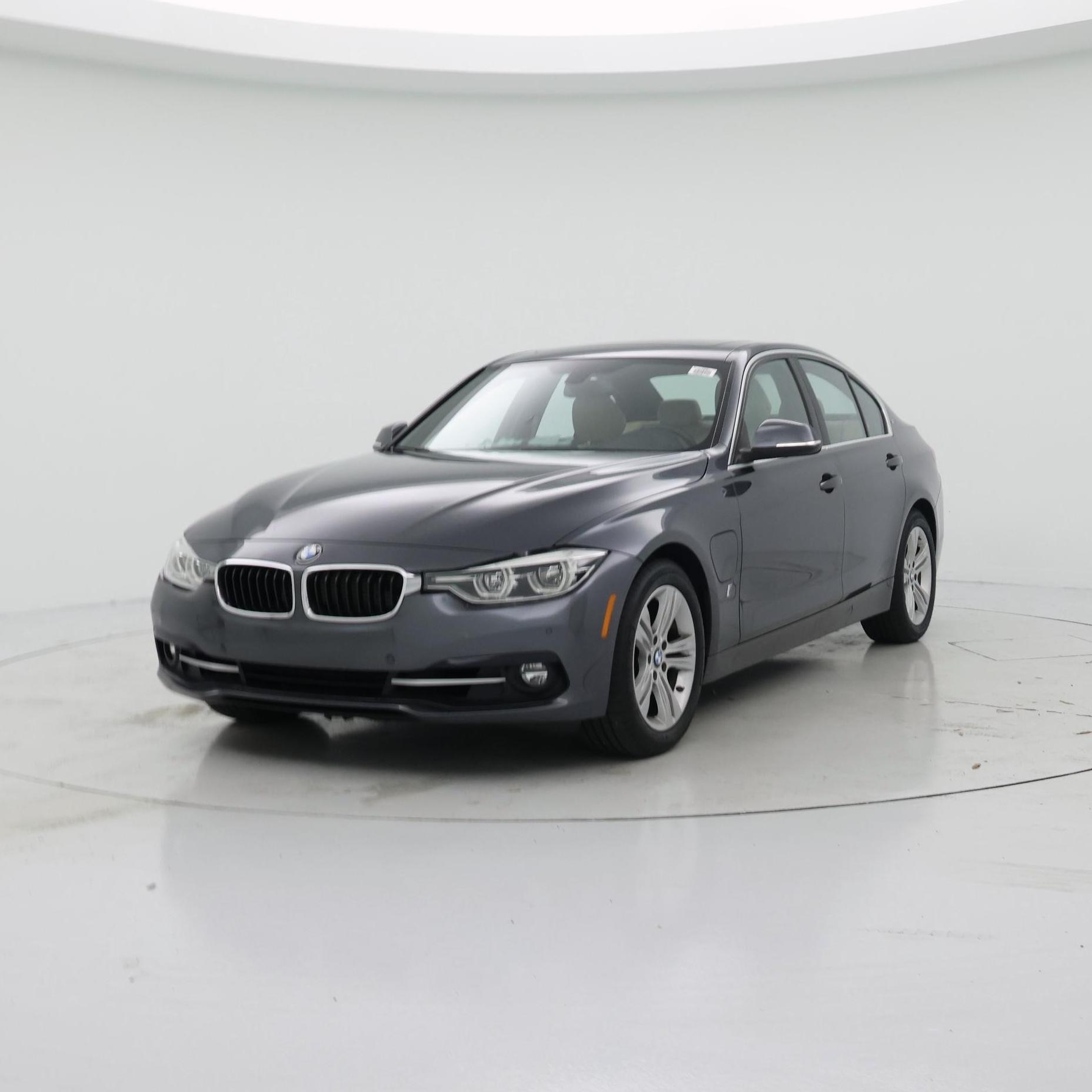 Thumbnail: 2017 BMW 3 Series - 4