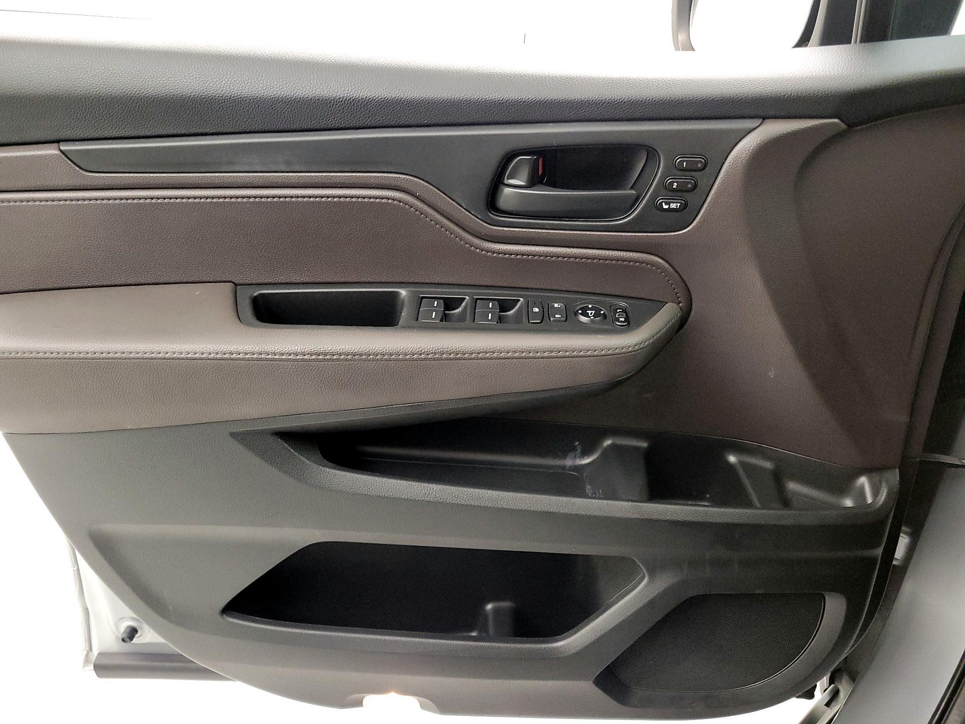 Thumbnail: 2018 Honda Odyssey - 12