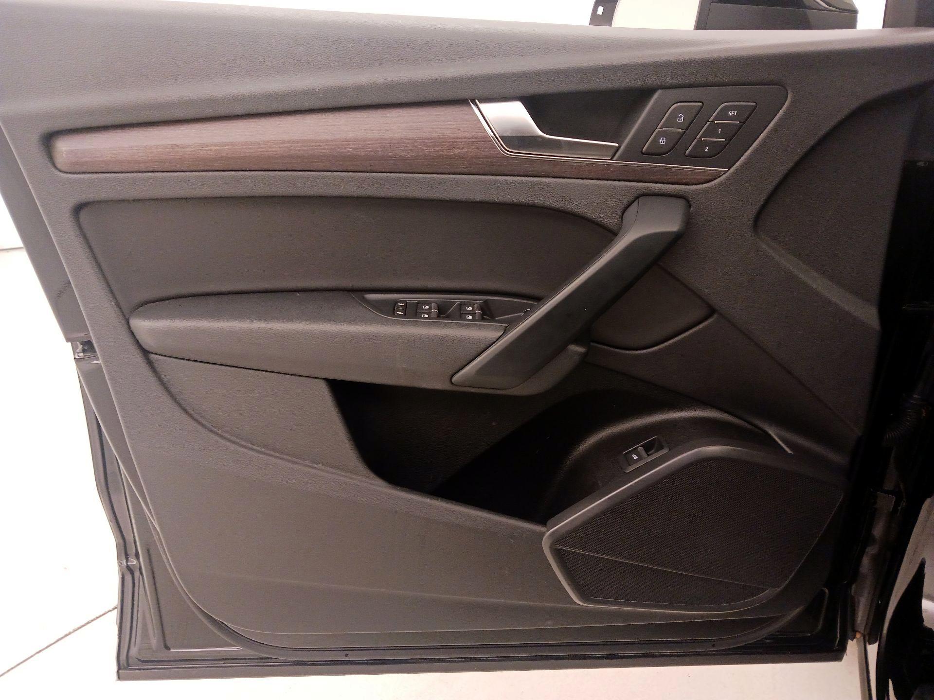 Thumbnail: 2021 Audi Q5 - 12