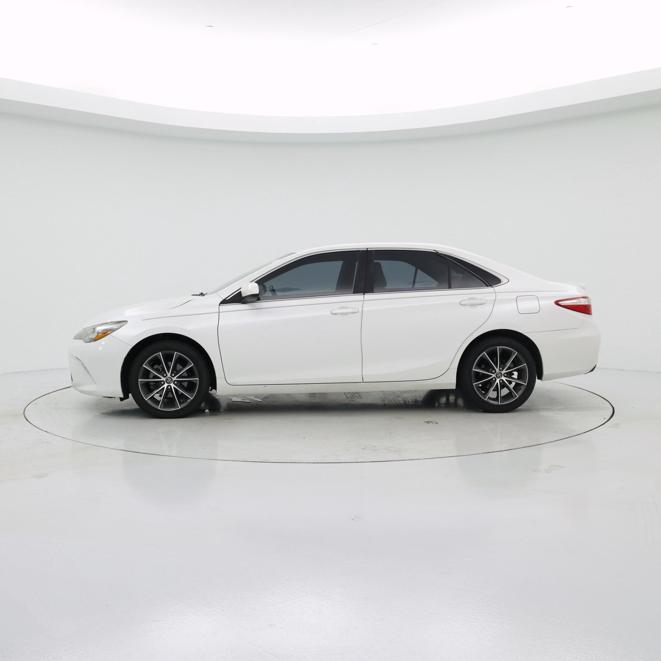 Thumbnail: 2017 Toyota Camry - 3