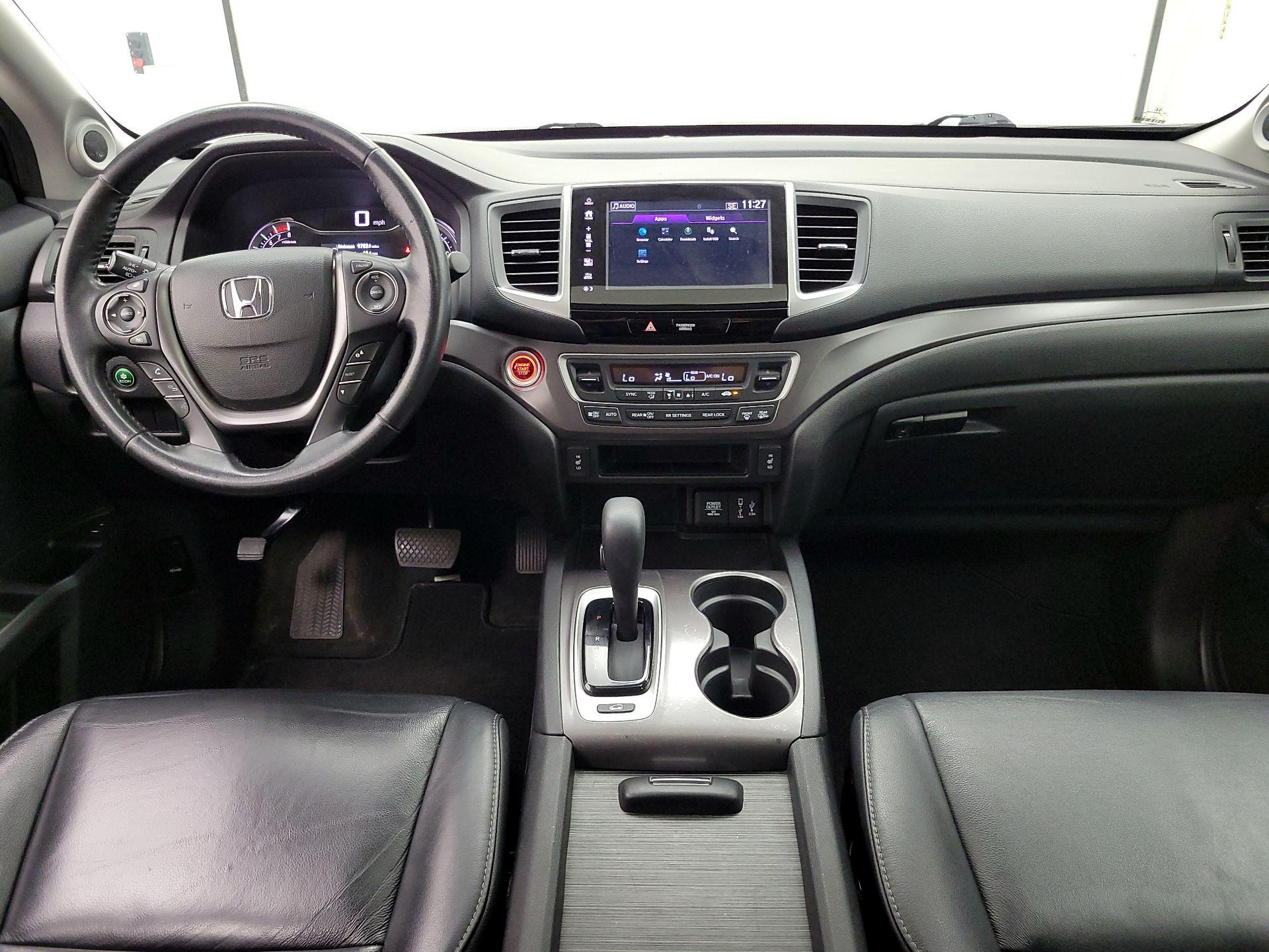 Thumbnail: 2017 Honda Pilot - 9