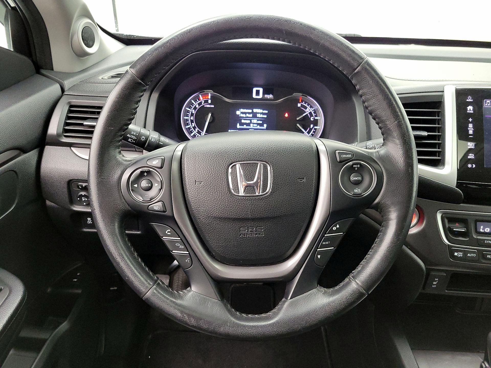 Thumbnail: 2017 Honda Pilot - 10