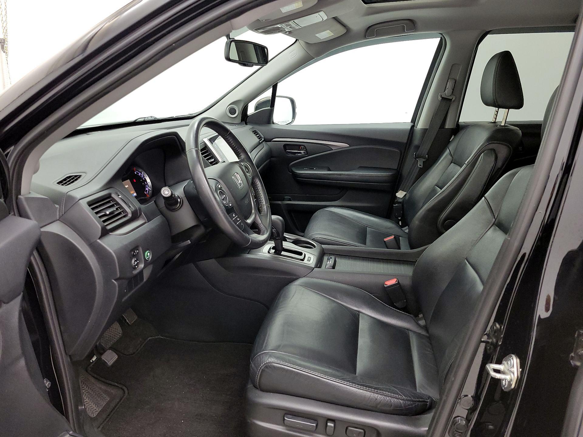Thumbnail: 2017 Honda Pilot - 11