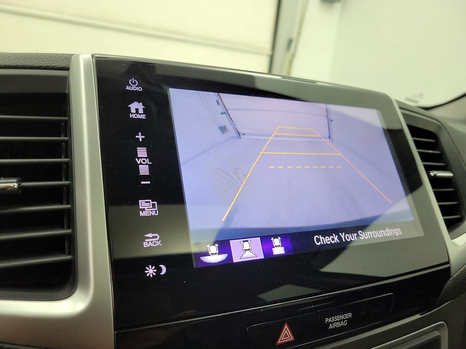 Thumbnail: 2017 Honda Pilot - 14