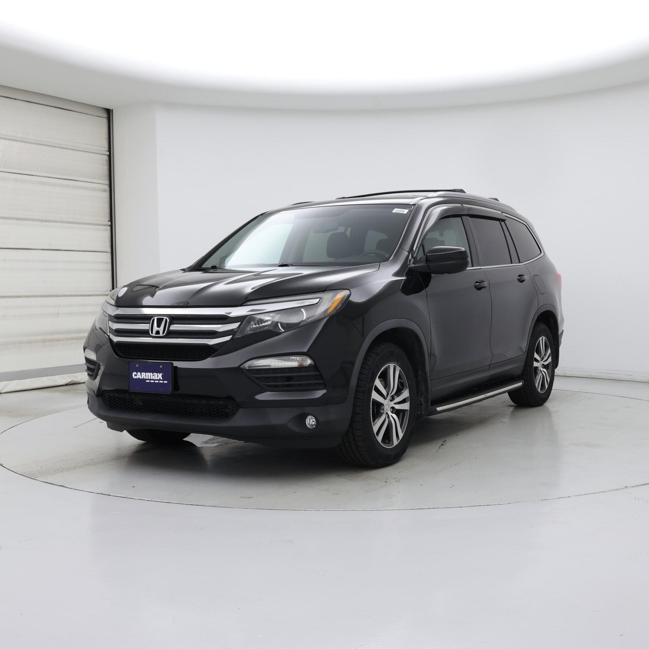 Thumbnail: 2017 Honda Pilot - 4