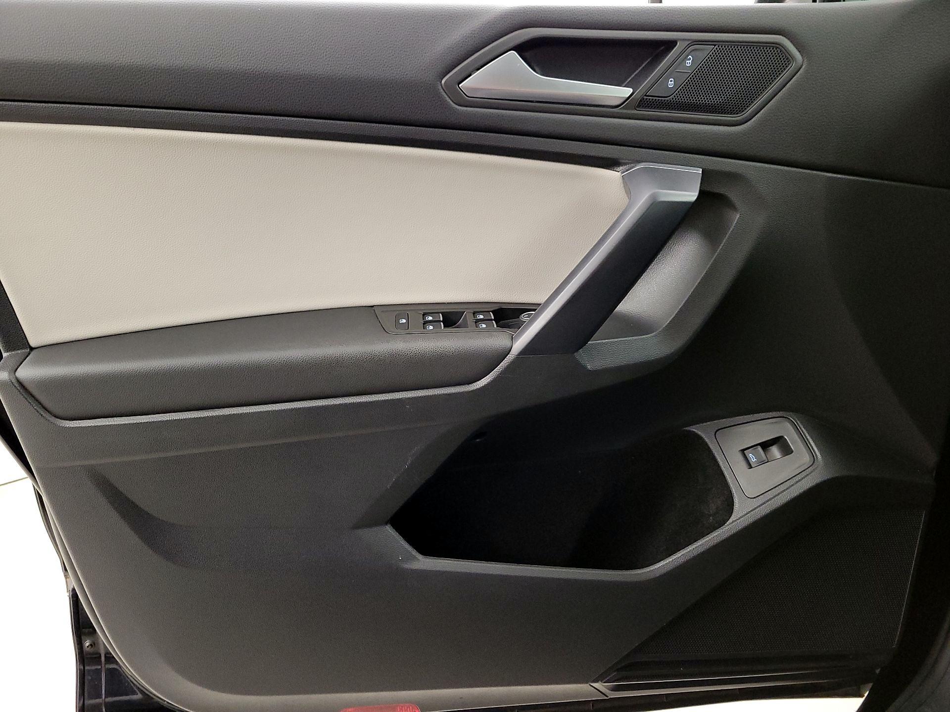Thumbnail: 2021 Volkswagen Tiguan - 12