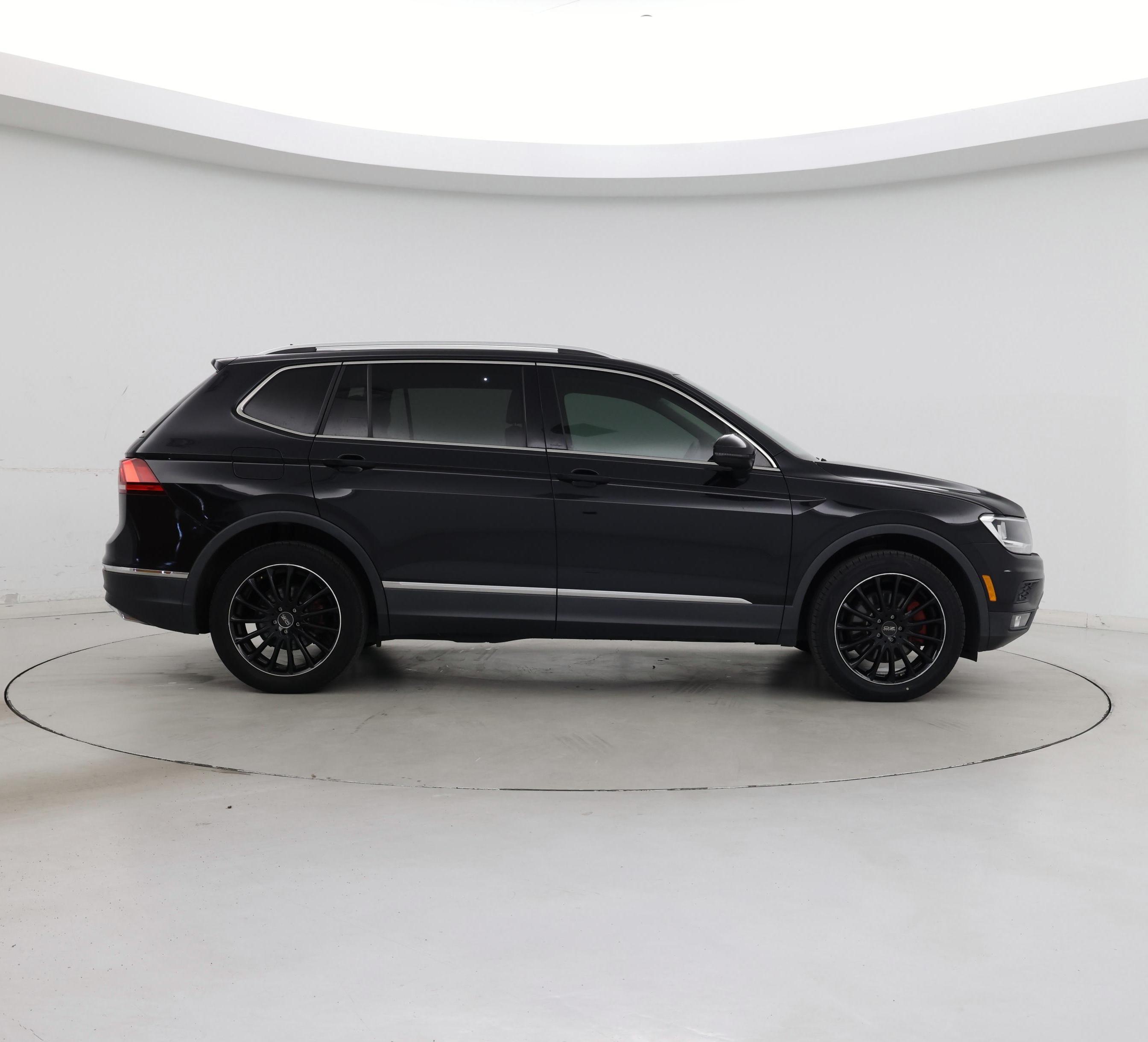 Thumbnail: 2021 Volkswagen Tiguan - 7