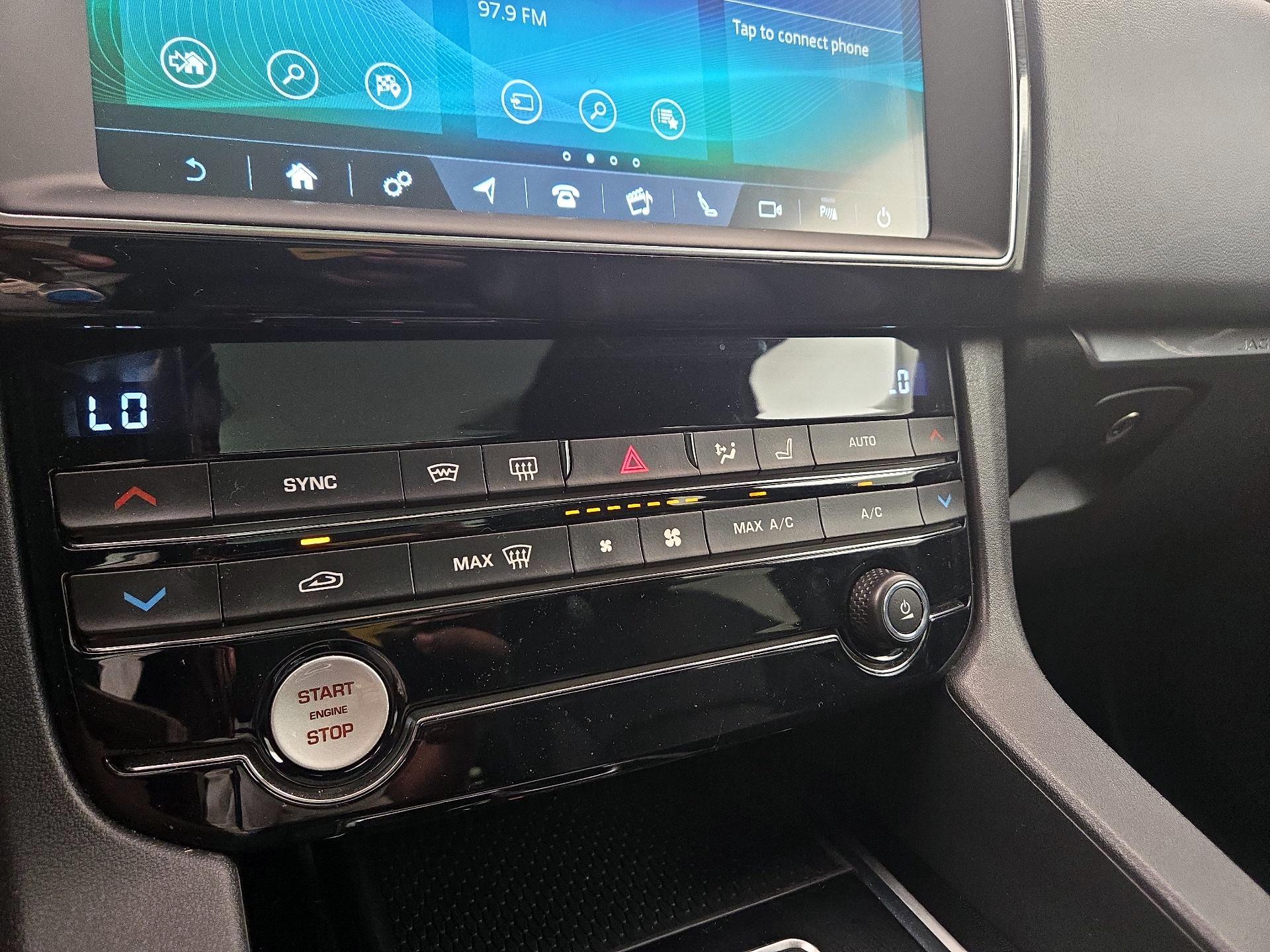 Thumbnail: 2020 Jaguar F-Pace - 17