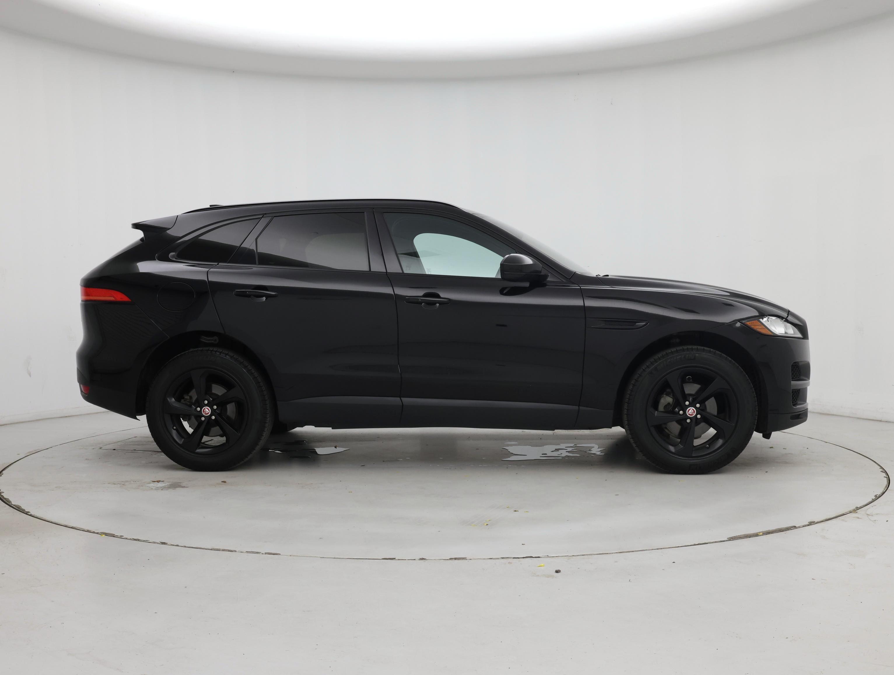 Thumbnail: 2020 Jaguar F-Pace - 7