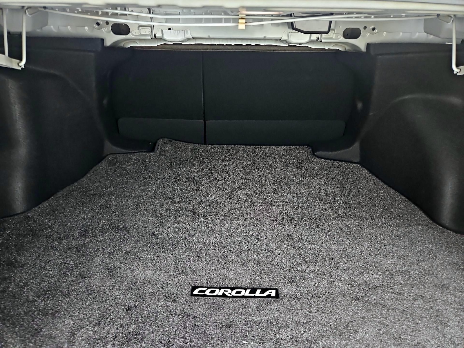 2021 Toyota Corolla LE - Photo 21