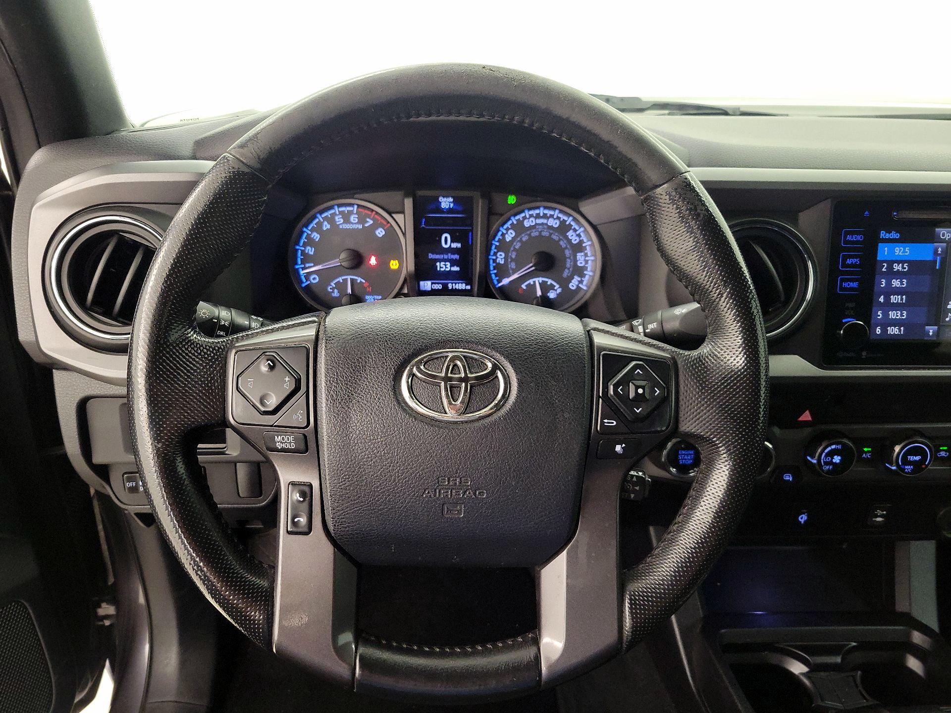 Thumbnail: 2016 Toyota Tacoma - 10