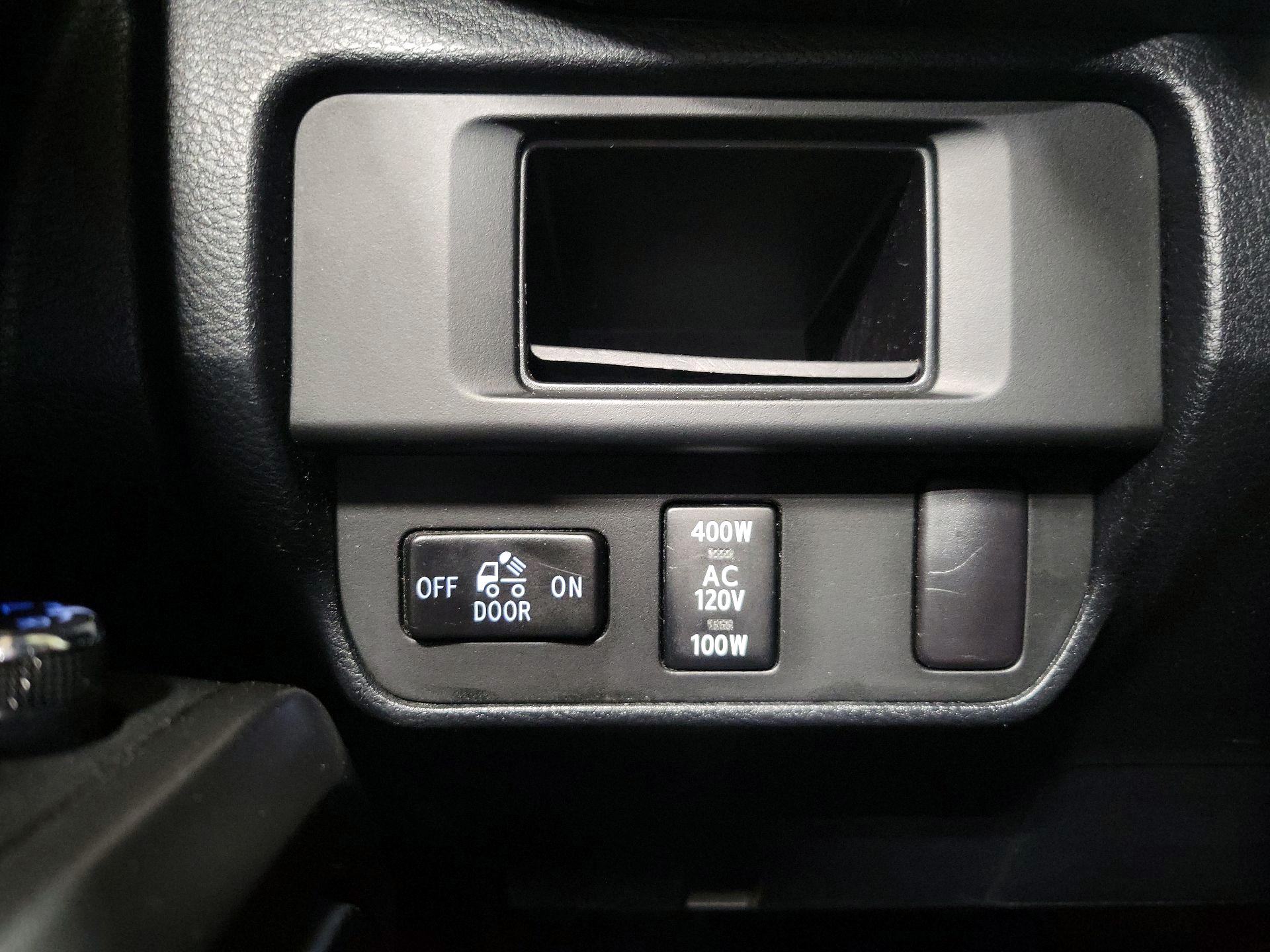 Thumbnail: 2016 Toyota Tacoma - 13