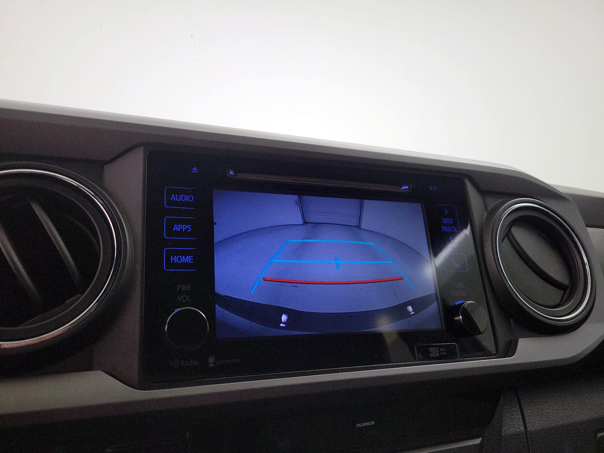 Thumbnail: 2016 Toyota Tacoma - 15